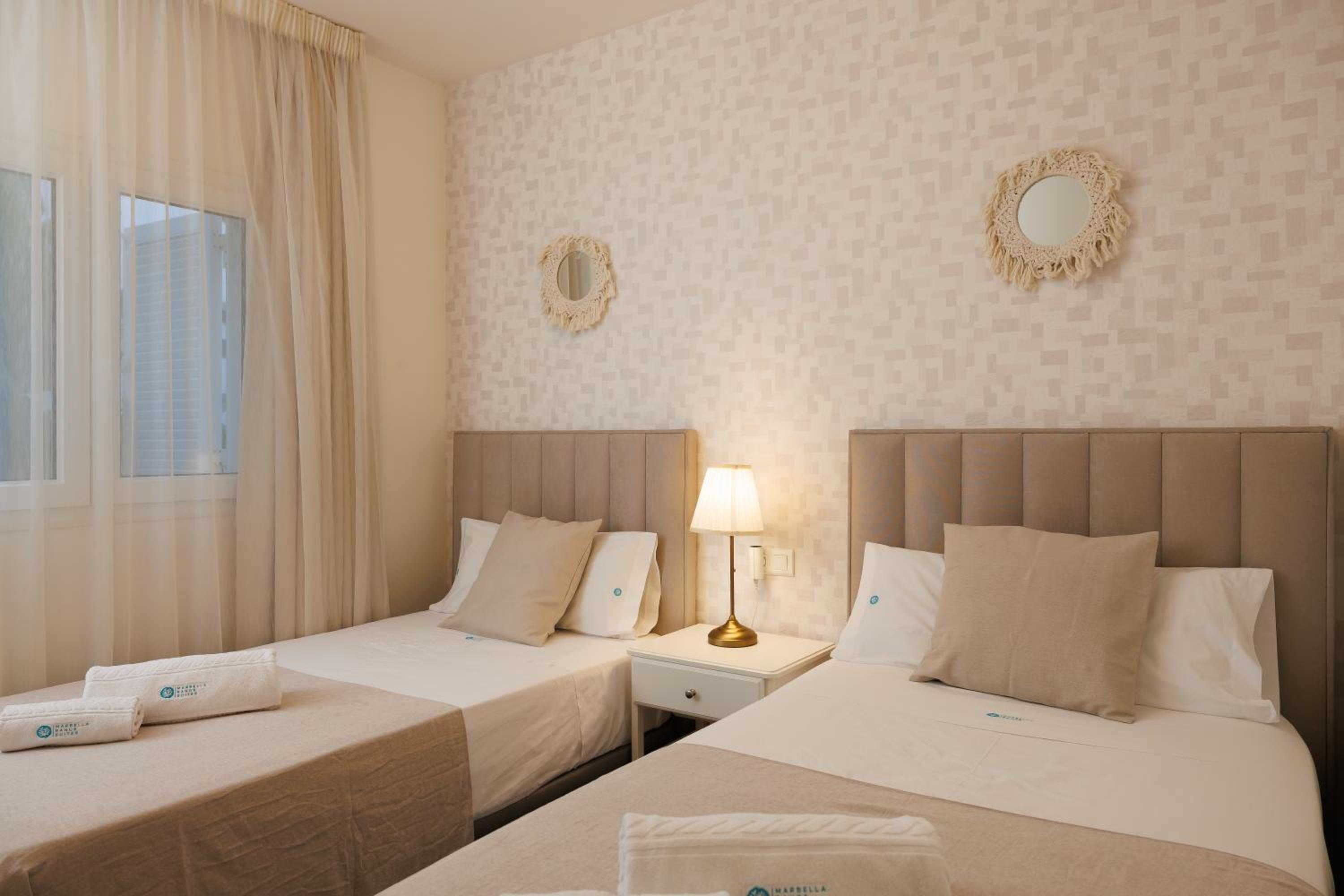 MARBELLA BANUS SUITES - Banus Playa Rocio Beachfront Complex