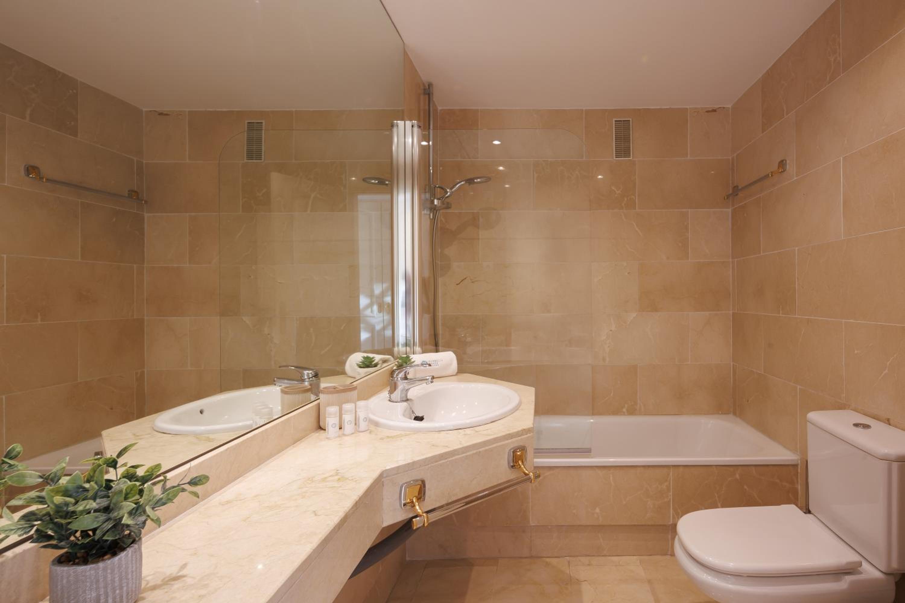 MARBELLA BANUS SUITES - Terrazas de Banus Garden Views