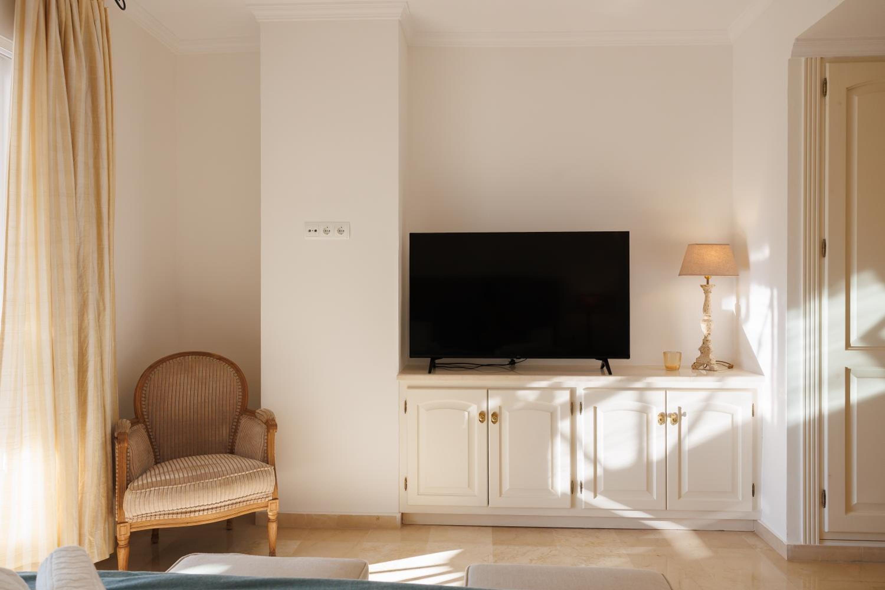 MARBELLA BANUS SUITES - Terrazas de Banus Garden Views