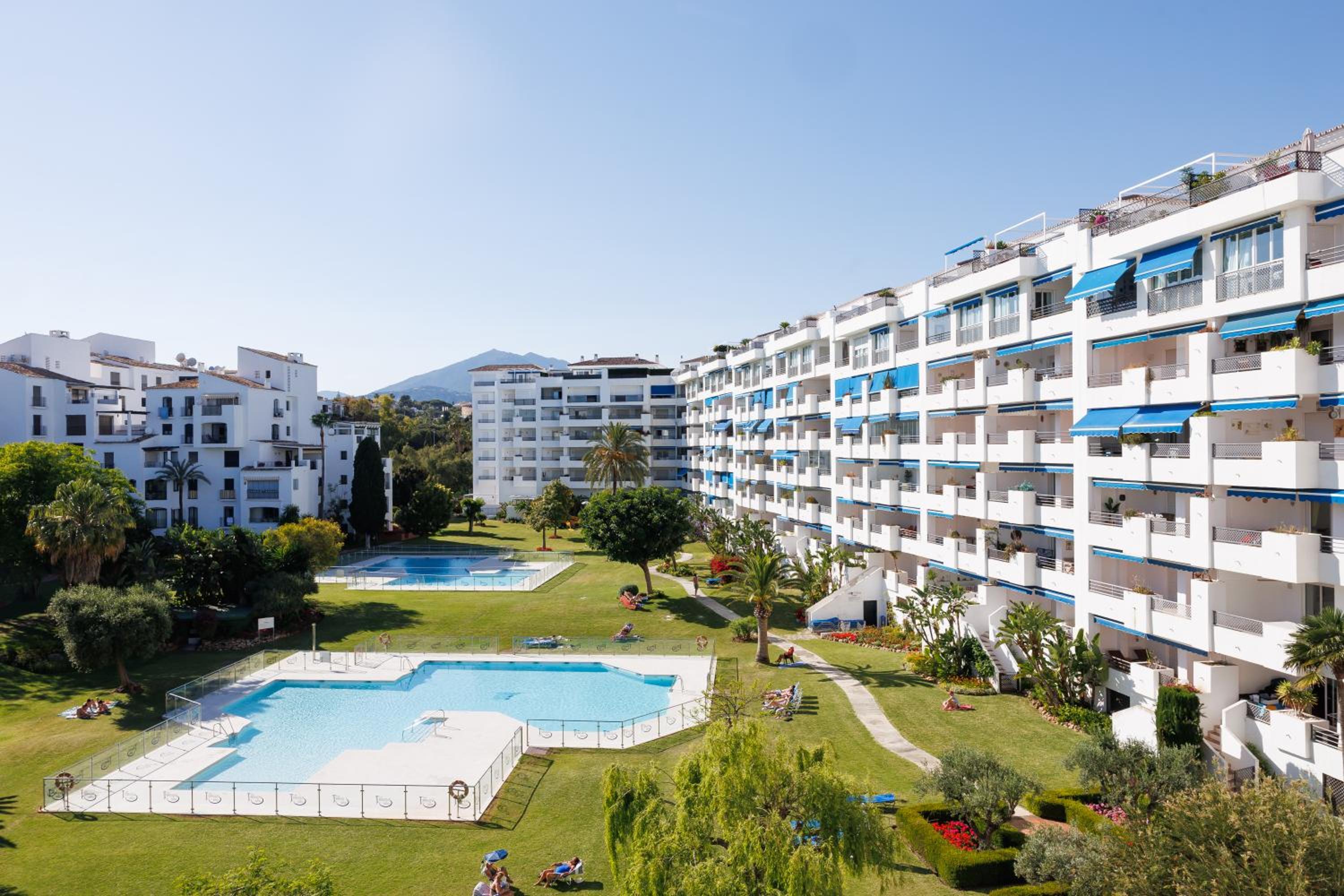 MARBELLA BANUS SUITES - Terrazas de Banus Garden Views