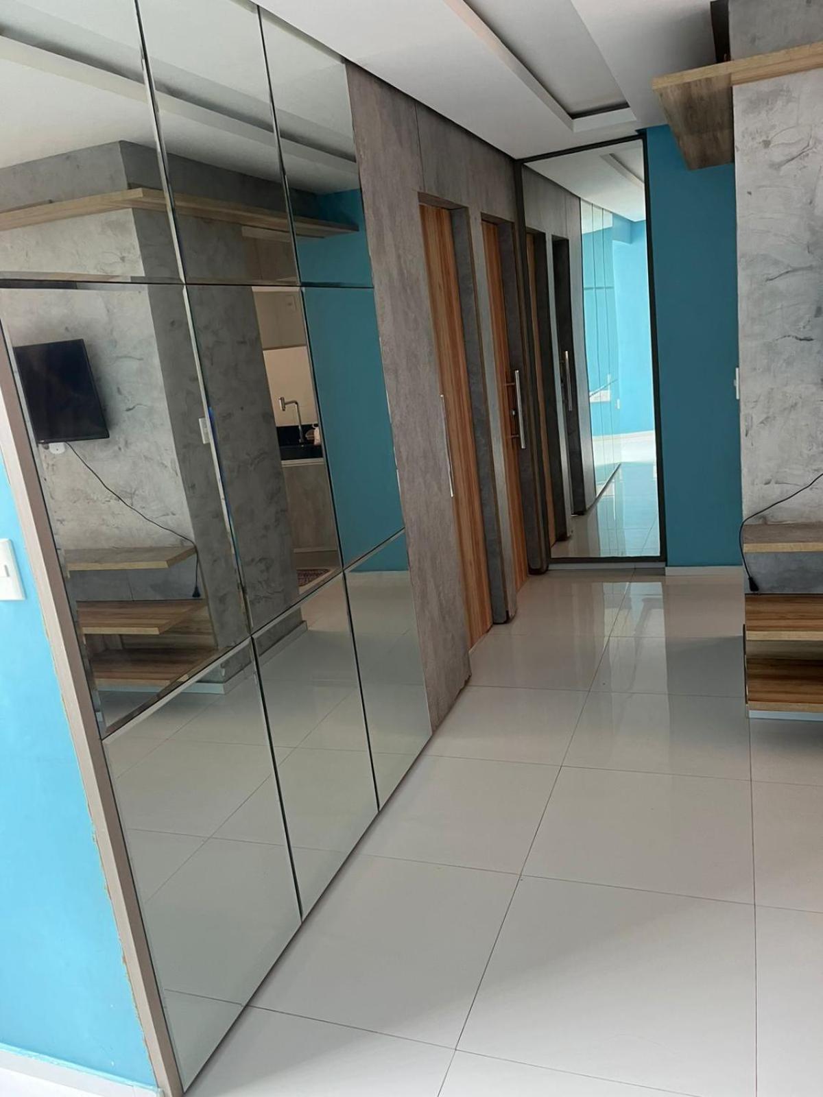 Apartamento moderno e bem localizado