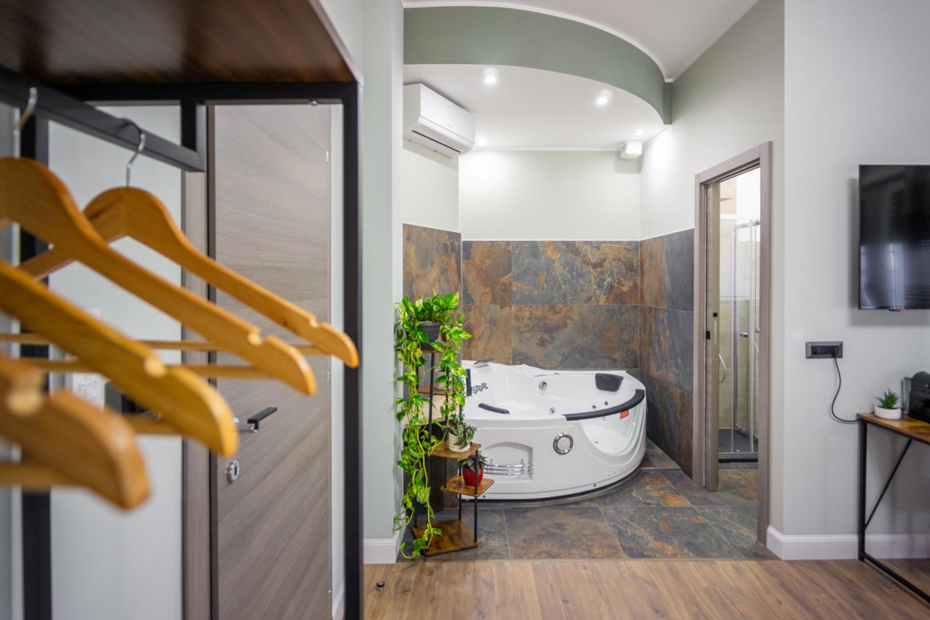 Aurelia Garden Suite