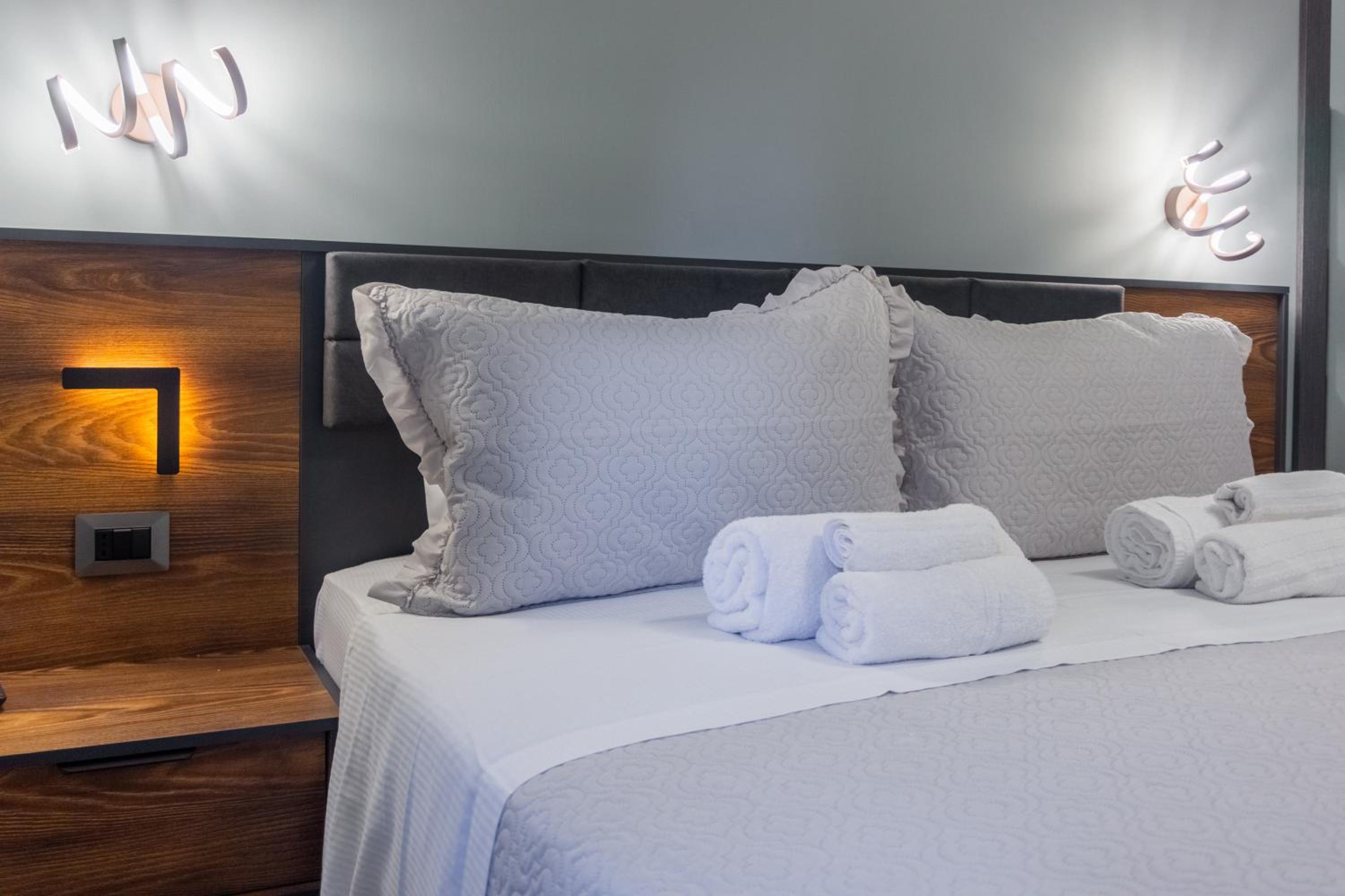 Aurelia Garden Suite