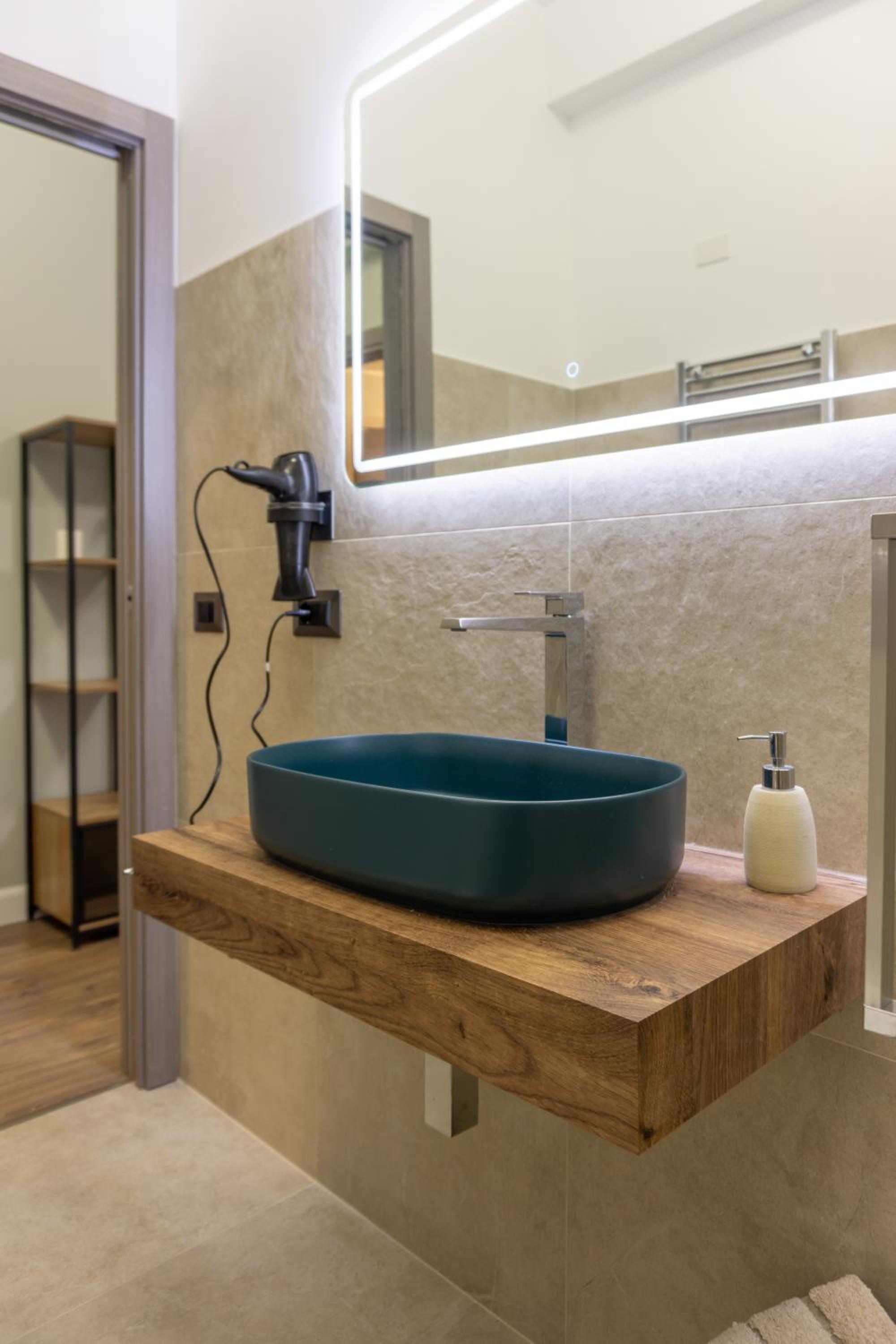 Aurelia Garden Suite