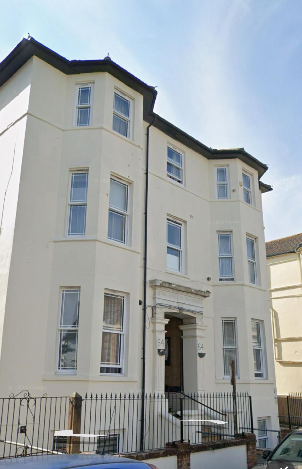 The Bournemouth Haven - Brought to you by Coastline Retreats - Grand 2 bedroom luxury apartment - 3 mins walk to beach - Superfast Wifi - Sleeps 6