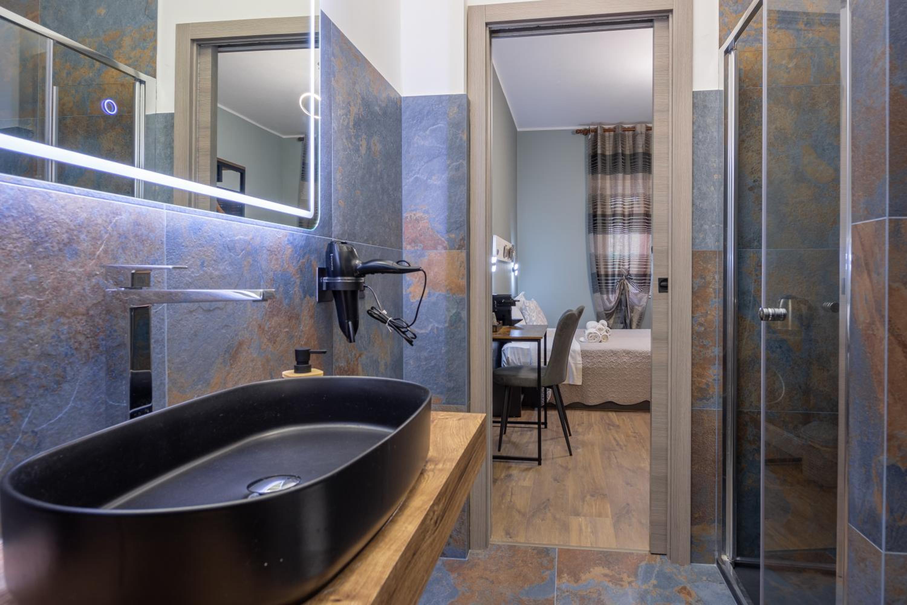 Aurelia Garden Suite