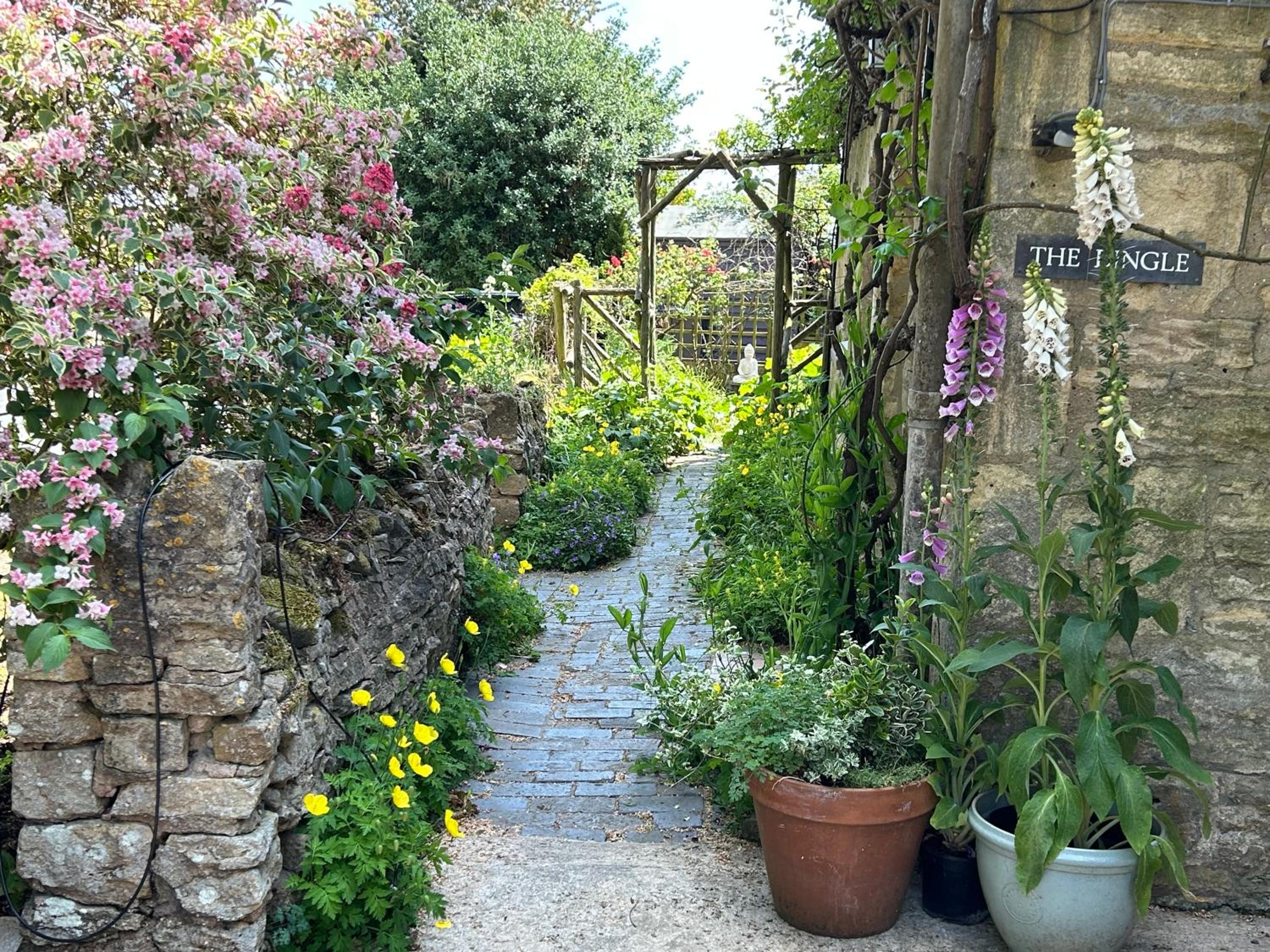 Apartment above Samantha Dadd Art Studio - in the Cotswolds