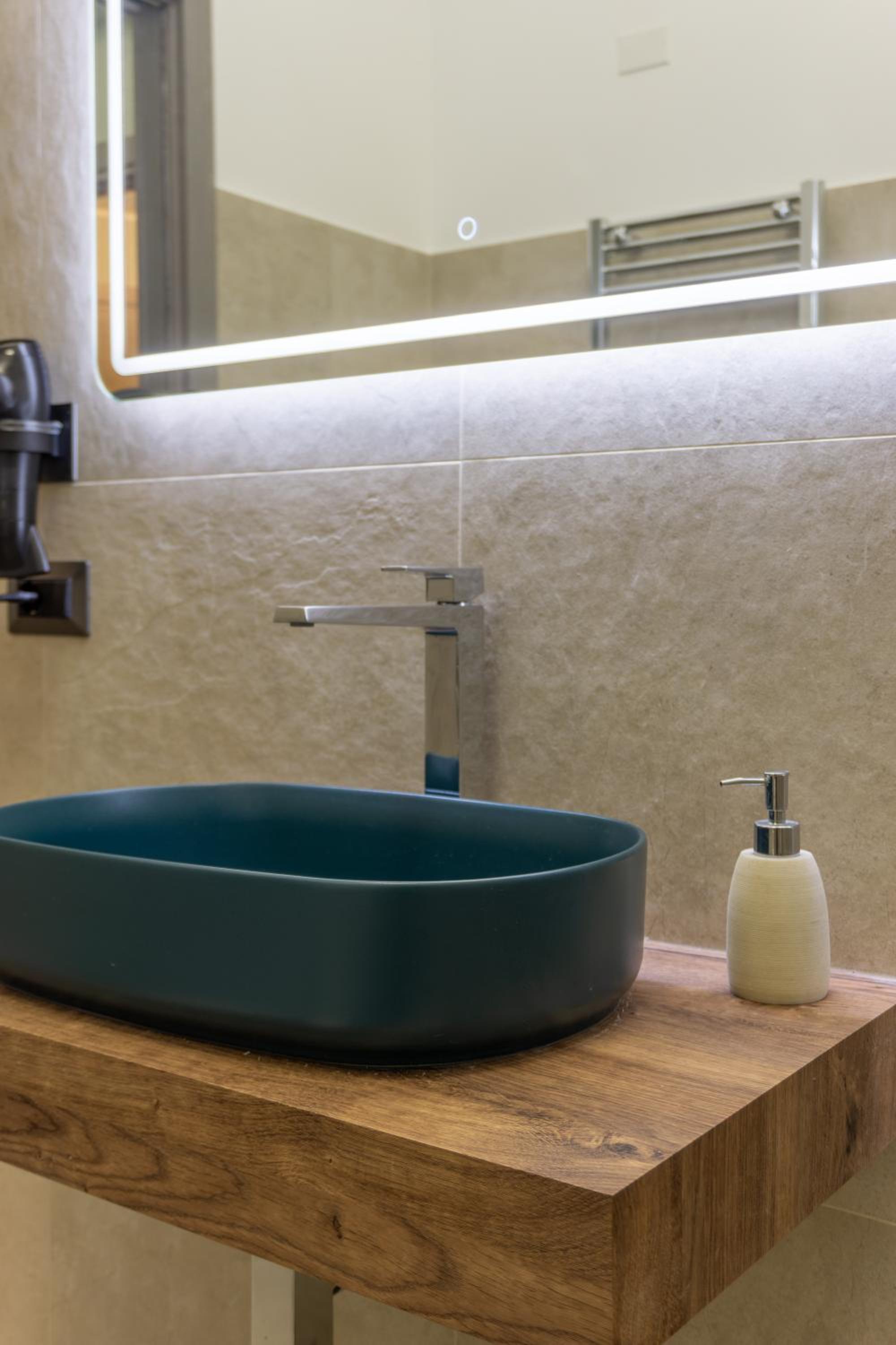 Aurelia Garden Suite