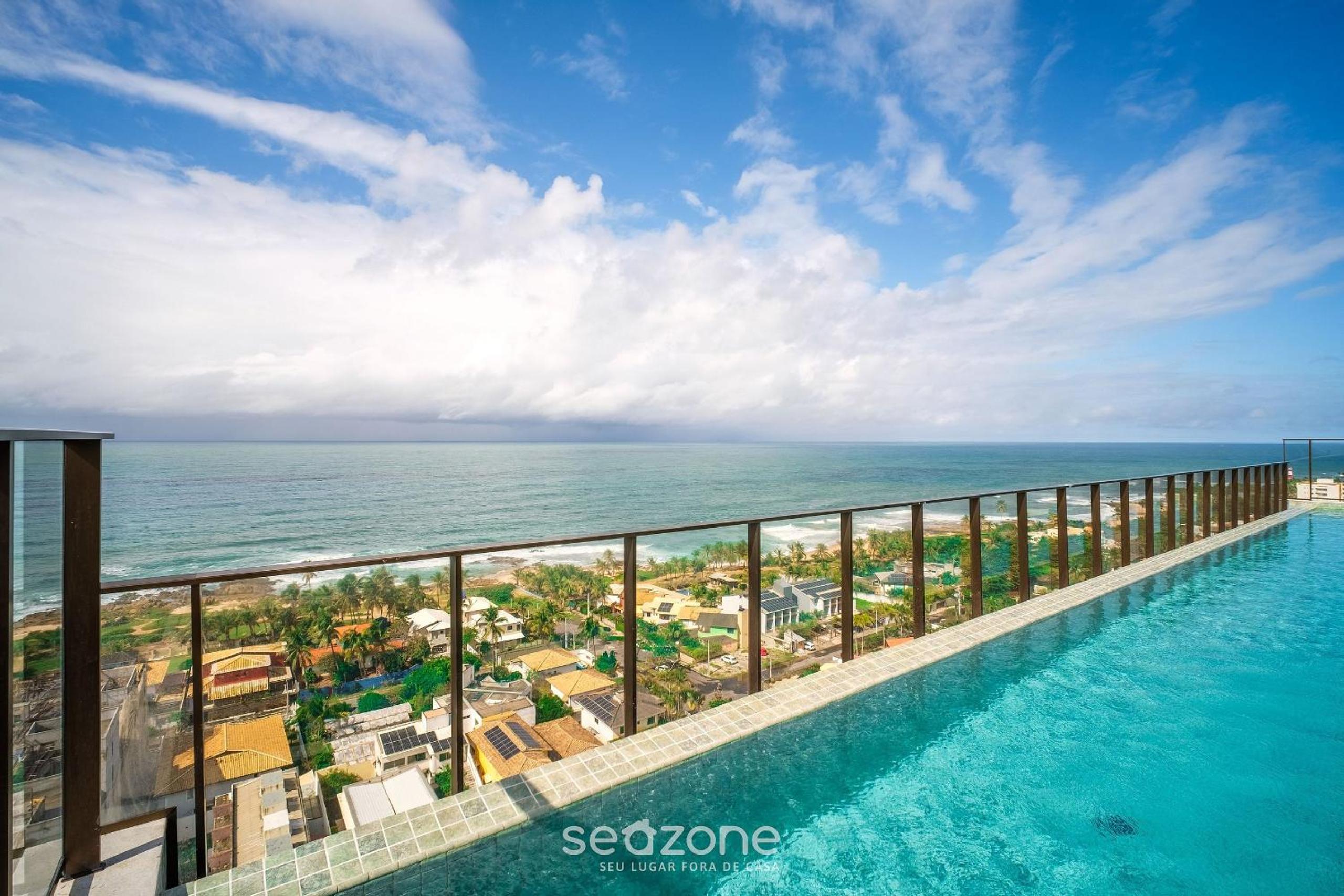 Stay just steps from Itapuã beach, with pool and gym - RGF