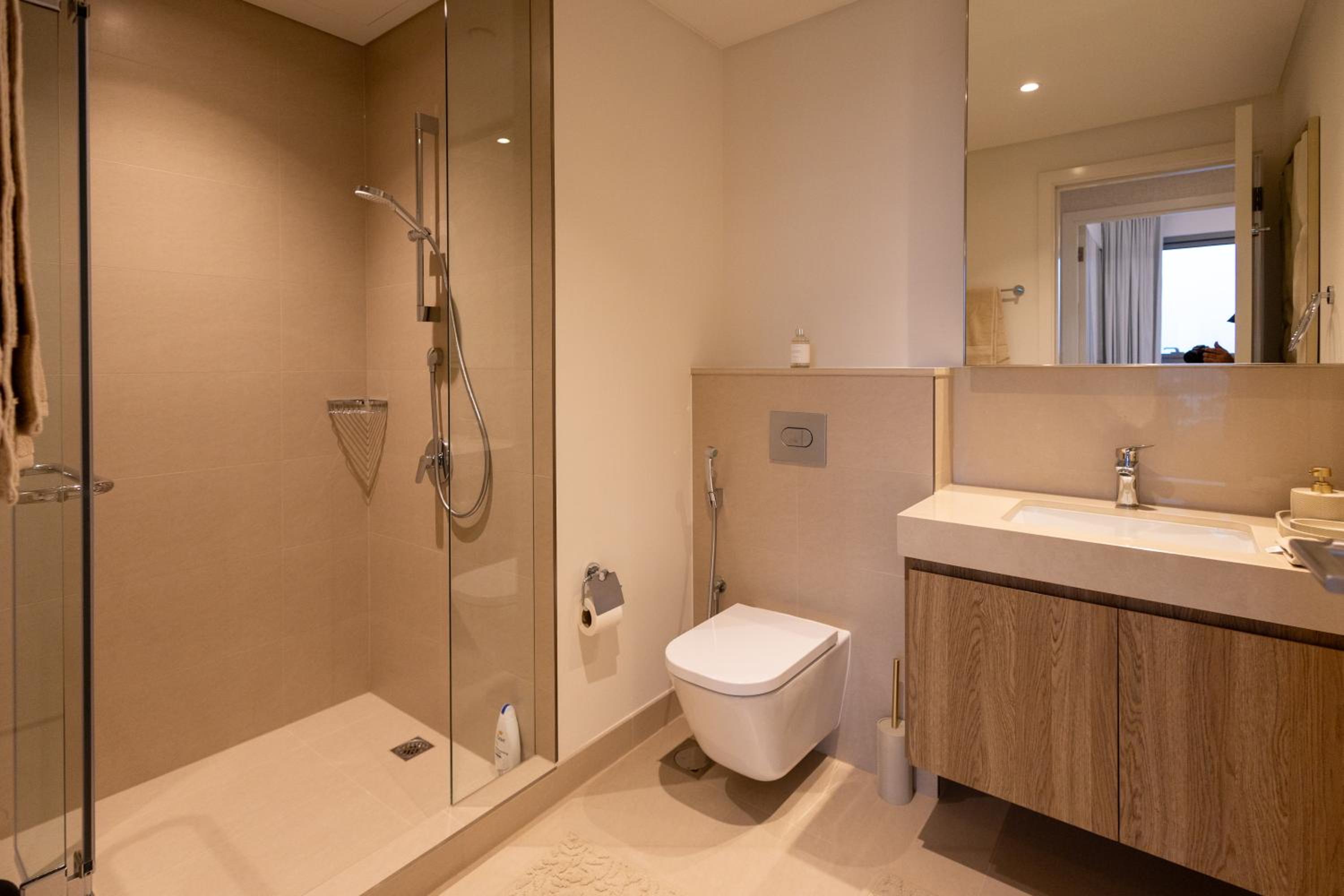Maison Privee - Urban & Elegant Stay Just Steps from Burj Khalifa