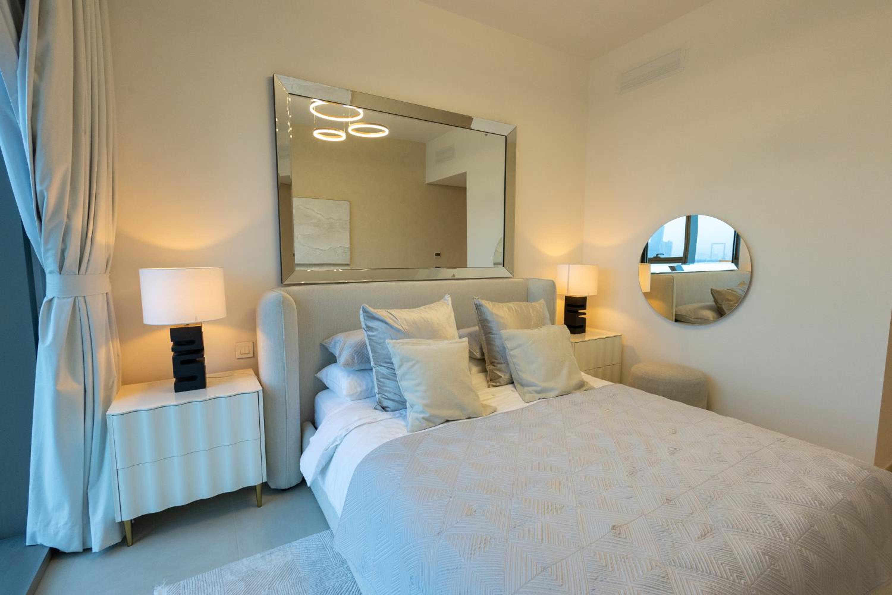 Maison Privee - Urban & Elegant Stay Just Steps from Burj Khalifa
