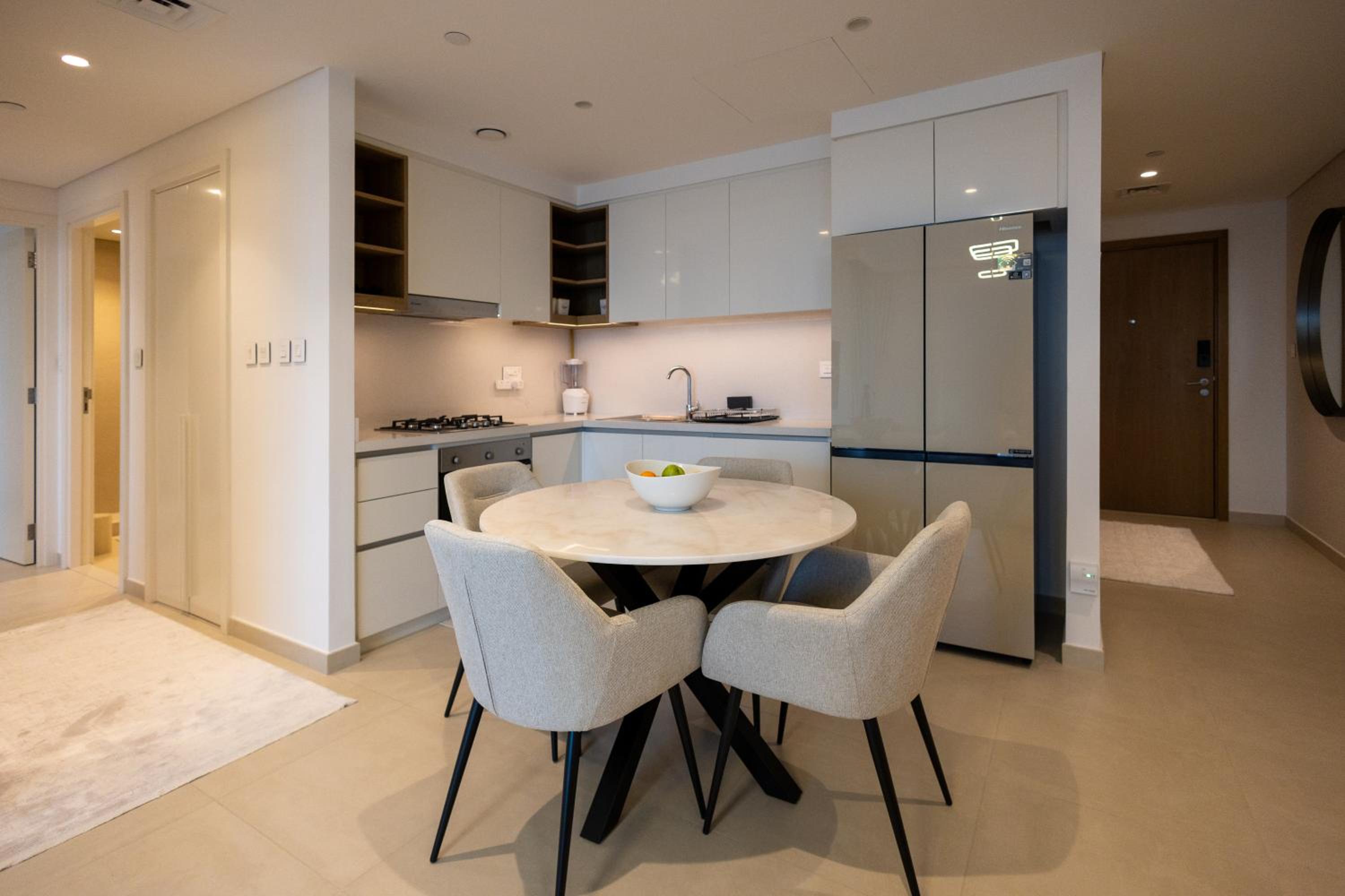 Maison Privee - Urban & Elegant Stay Just Steps from Burj Khalifa