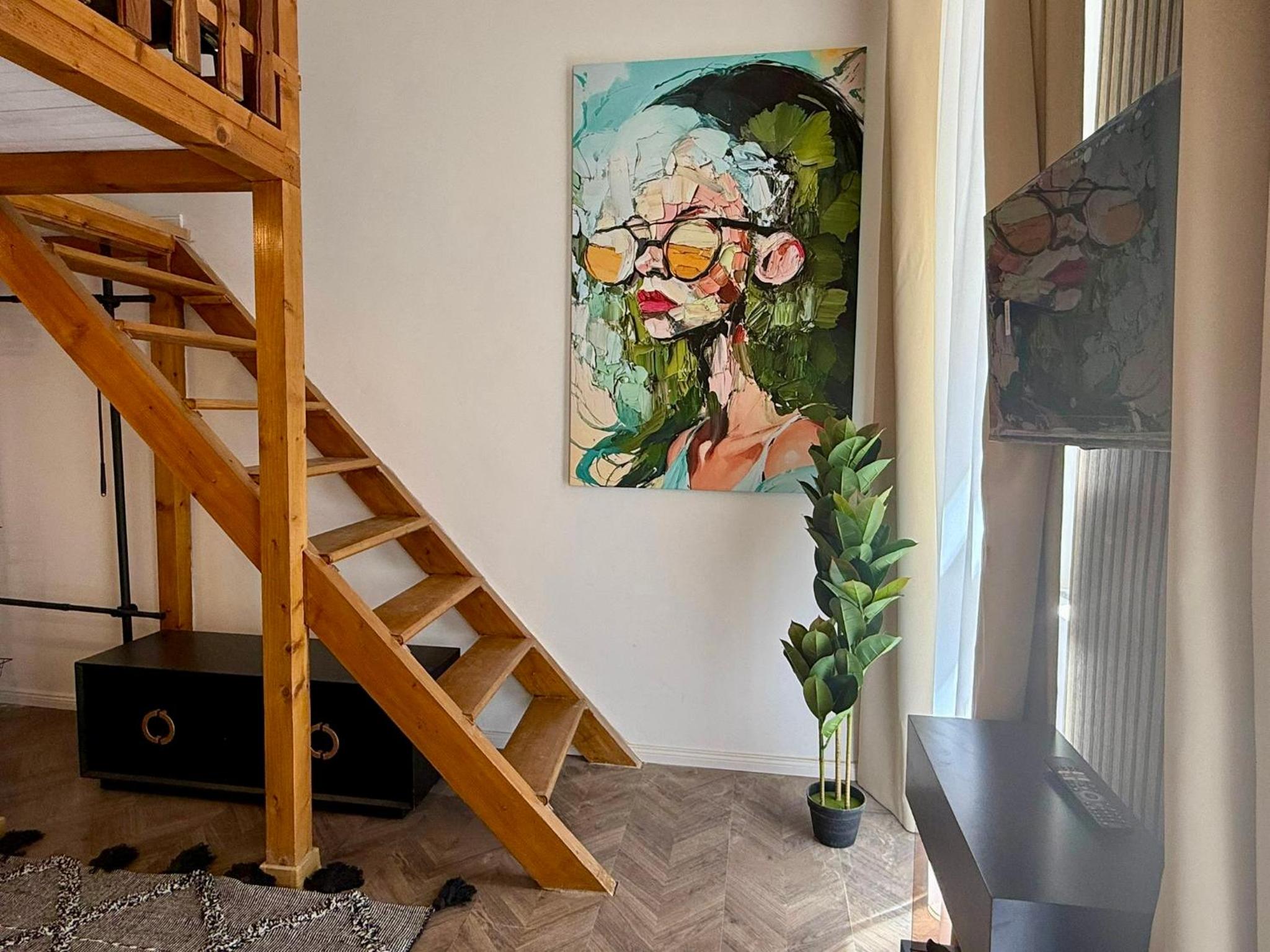 Gloriya Suite Downtown