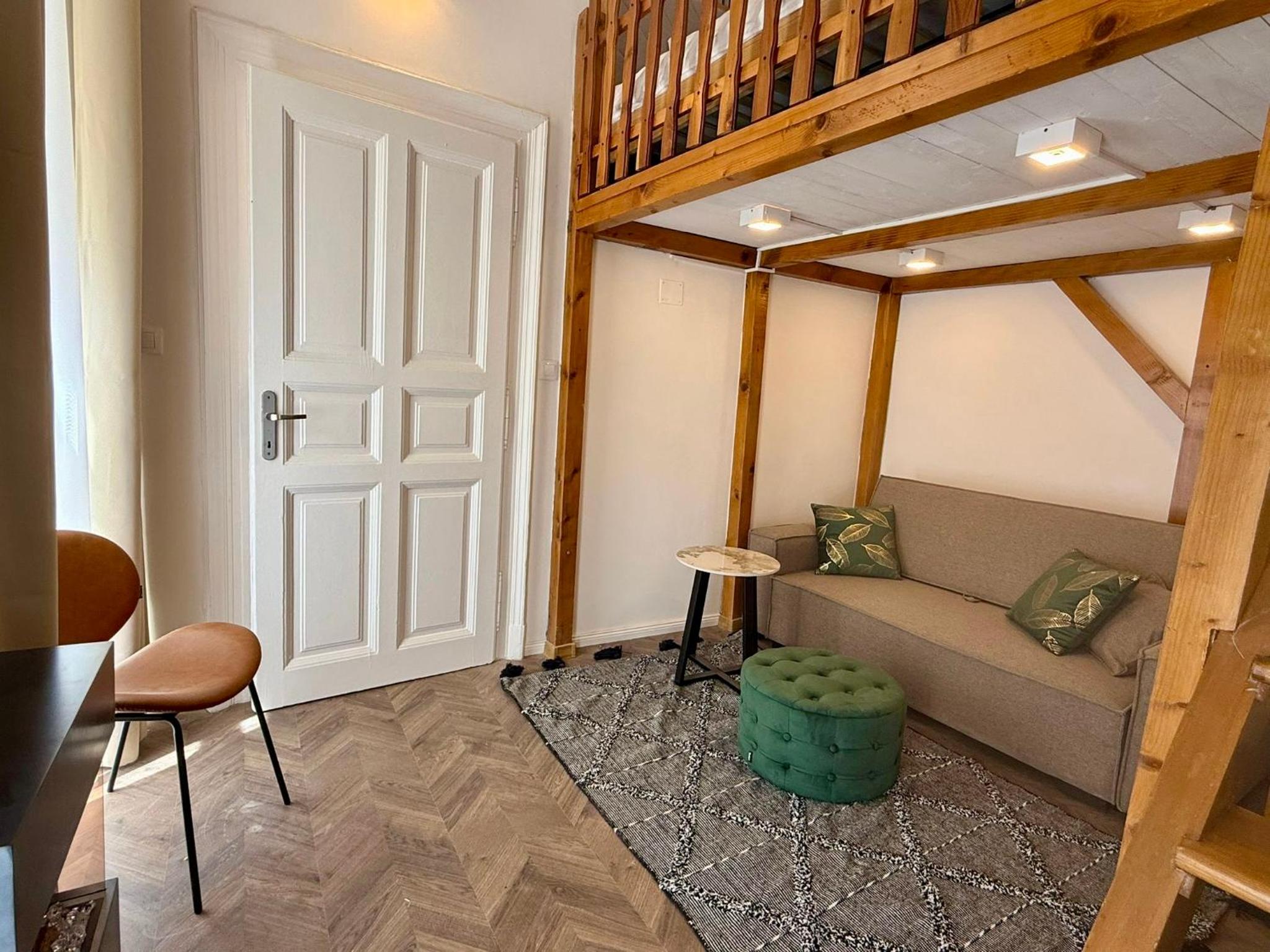 Gloriya Suite Downtown