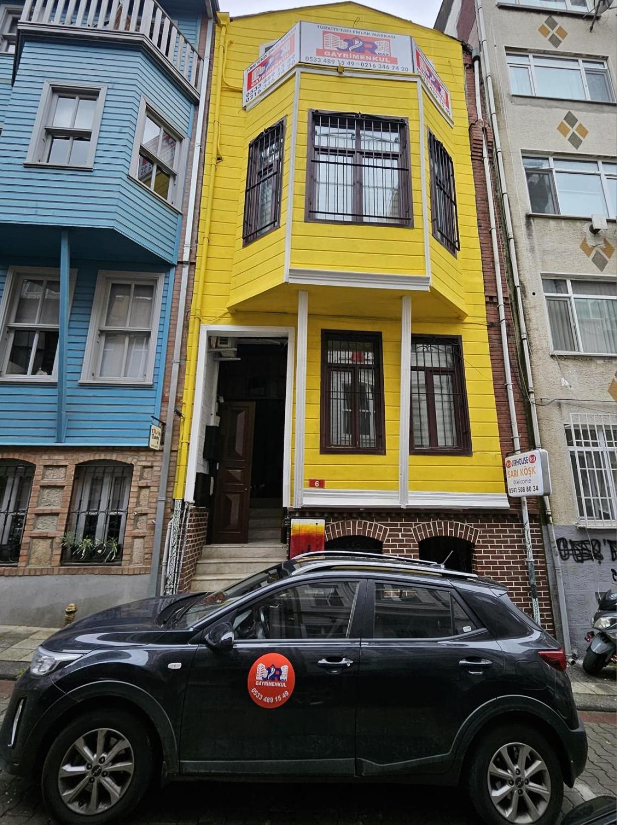 JirHouse Sarıköşk Suit