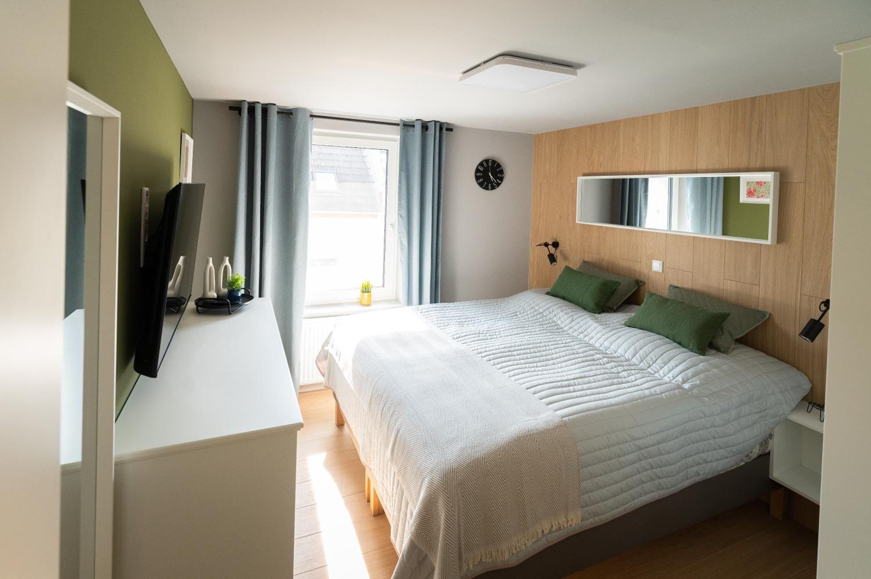 HOUSE 756 MAINZ - DESIGN-FERIENHAUS, 4 Schlafzimmer, 3 Bäder, SAUNA & Kamin