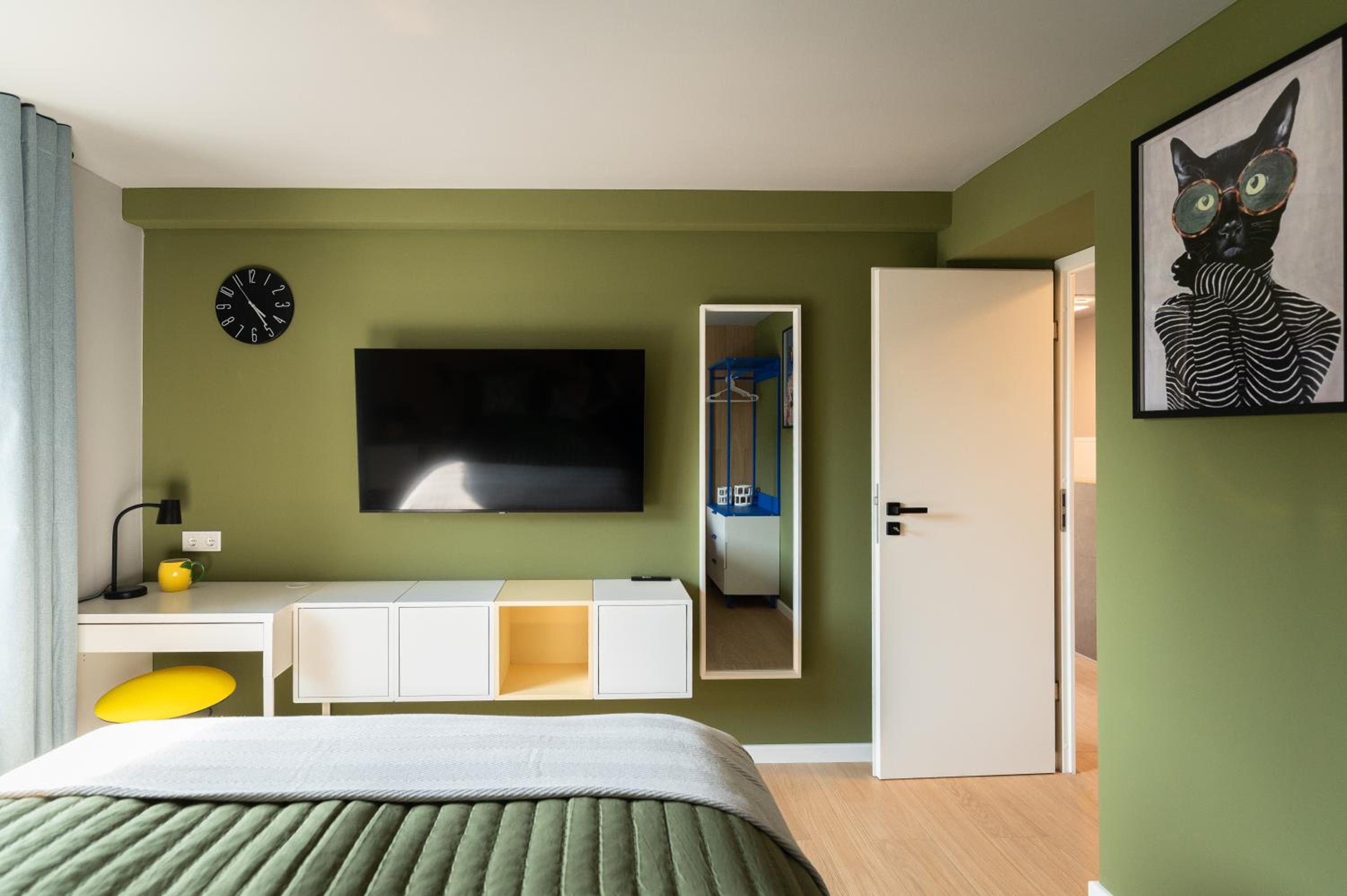 HOUSE 756 MAINZ - DESIGN-FERIENHAUS, 4 Schlafzimmer, 3 Bäder, SAUNA & Kamin