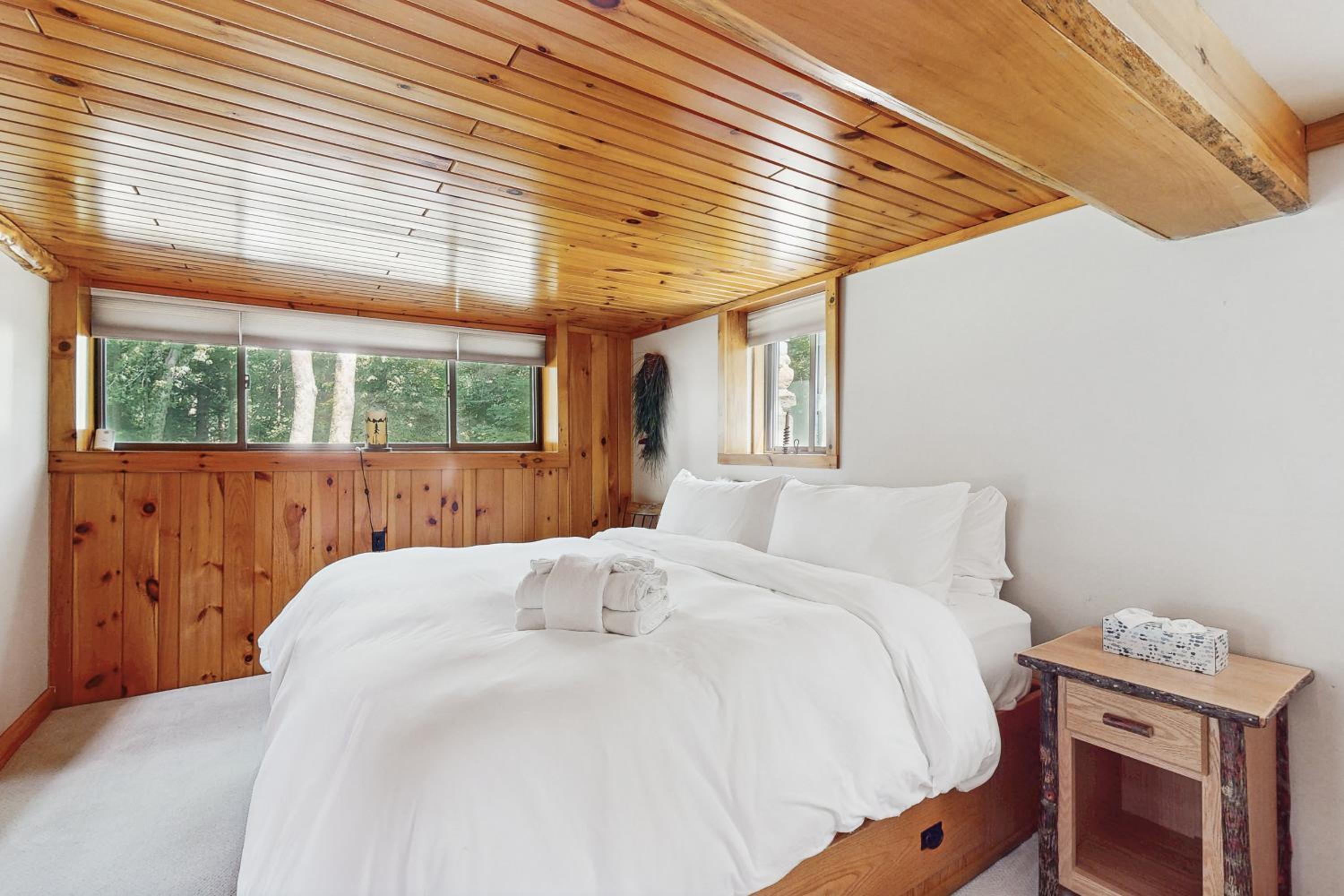 Mtn-View Family Cabin! 9 Mi to Lake George Village