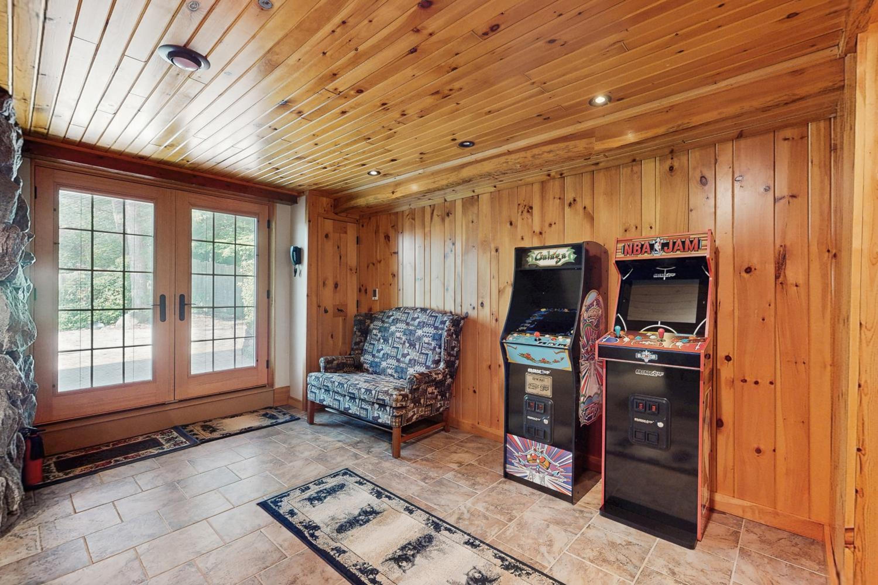 Mtn-View Family Cabin! 9 Mi to Lake George Village