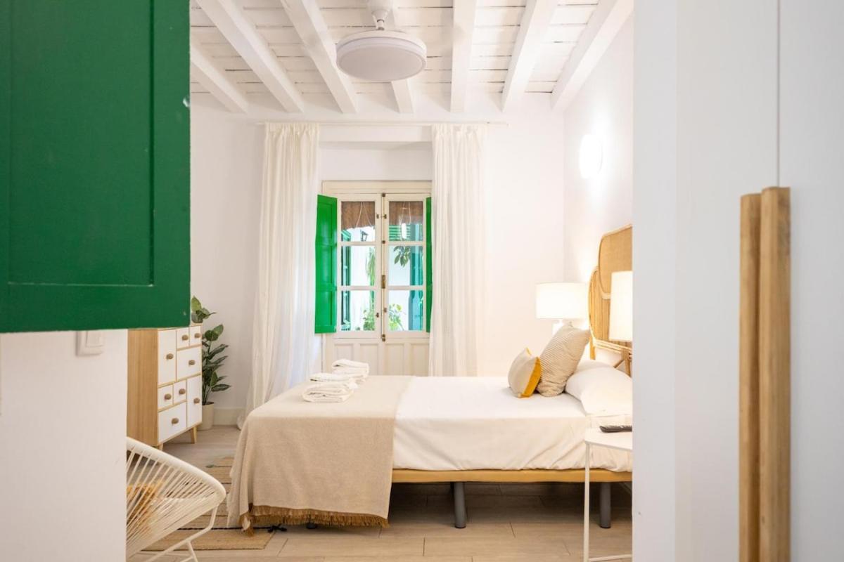 Alcazares Deluxe Suite by Valcambre
