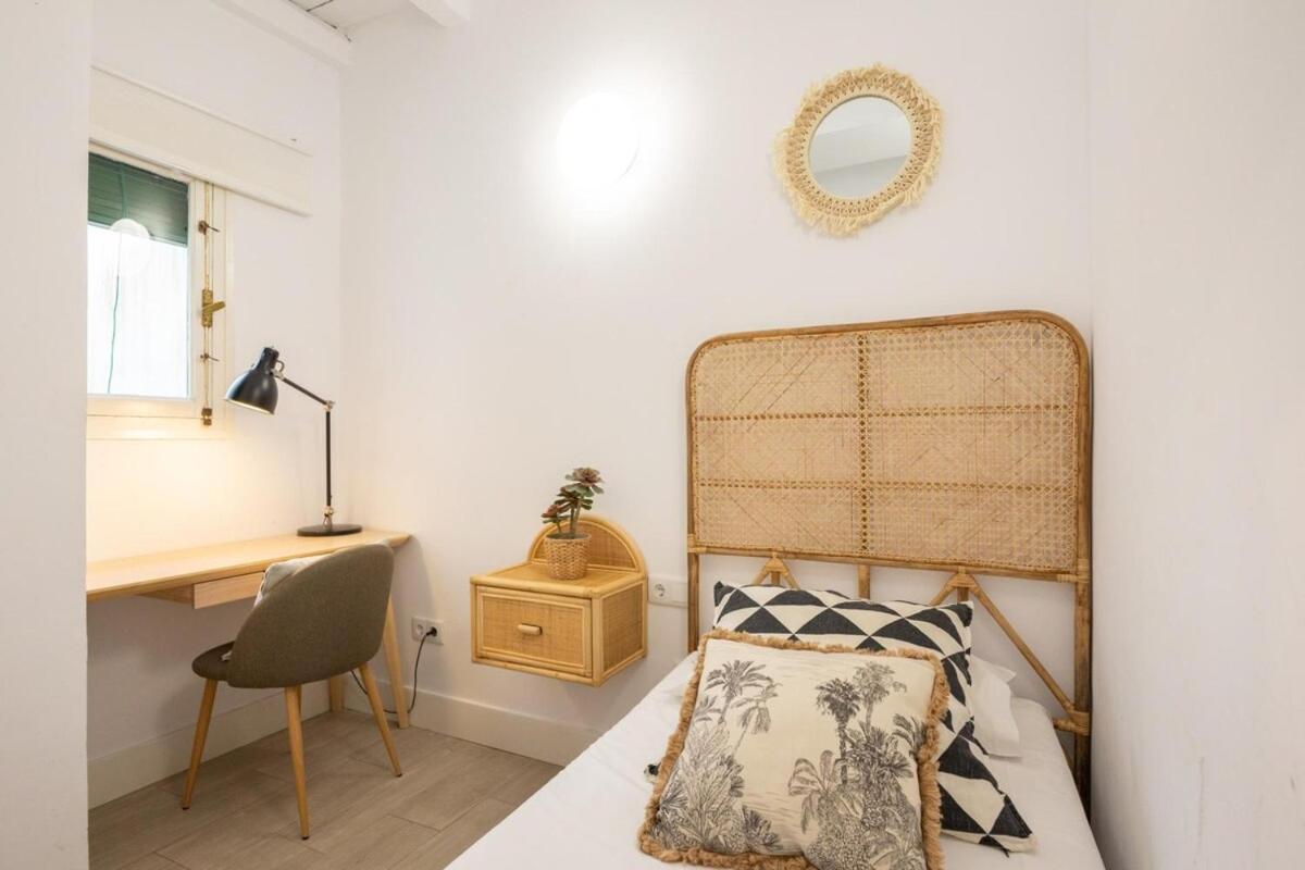 Alcazares Deluxe Suite by Valcambre