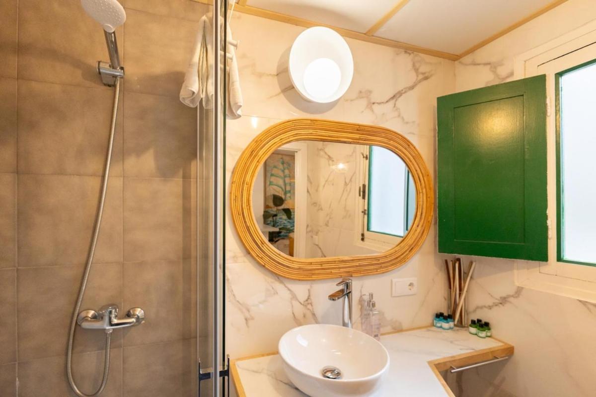 Alcazares Deluxe Suite by Valcambre