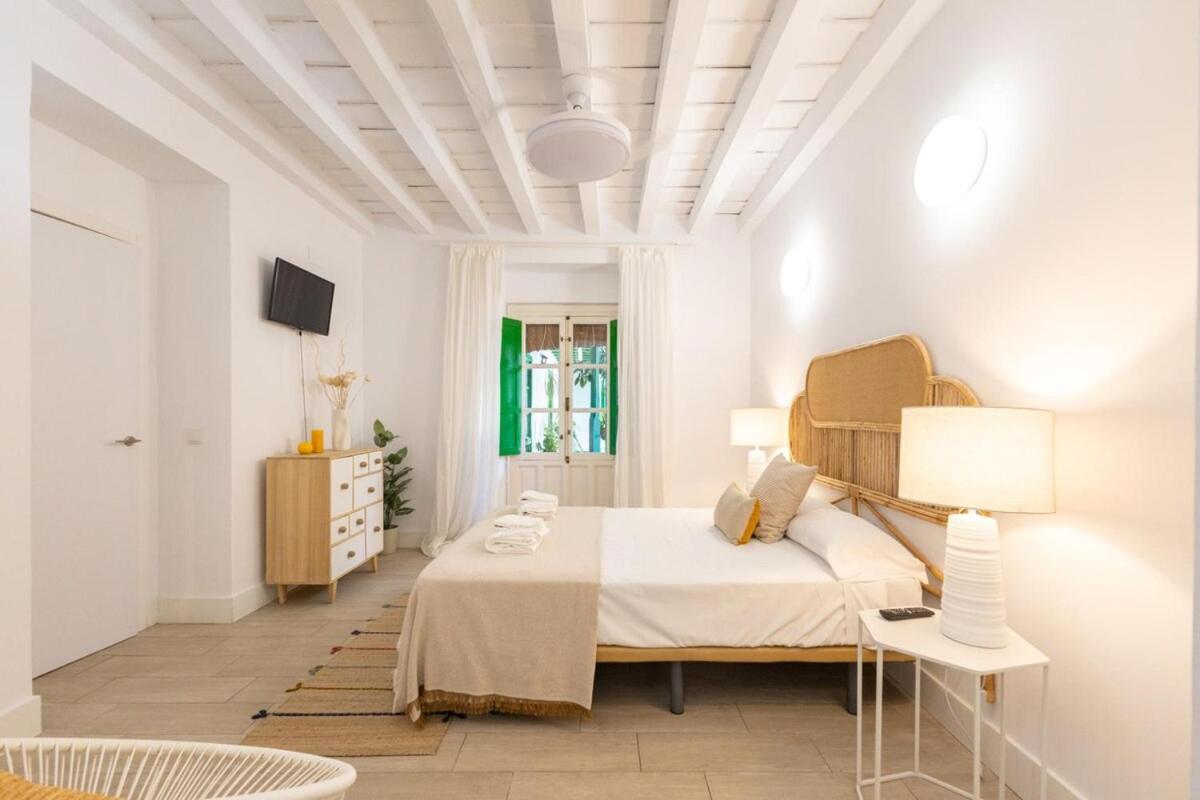 Alcazares Deluxe Suite by Valcambre