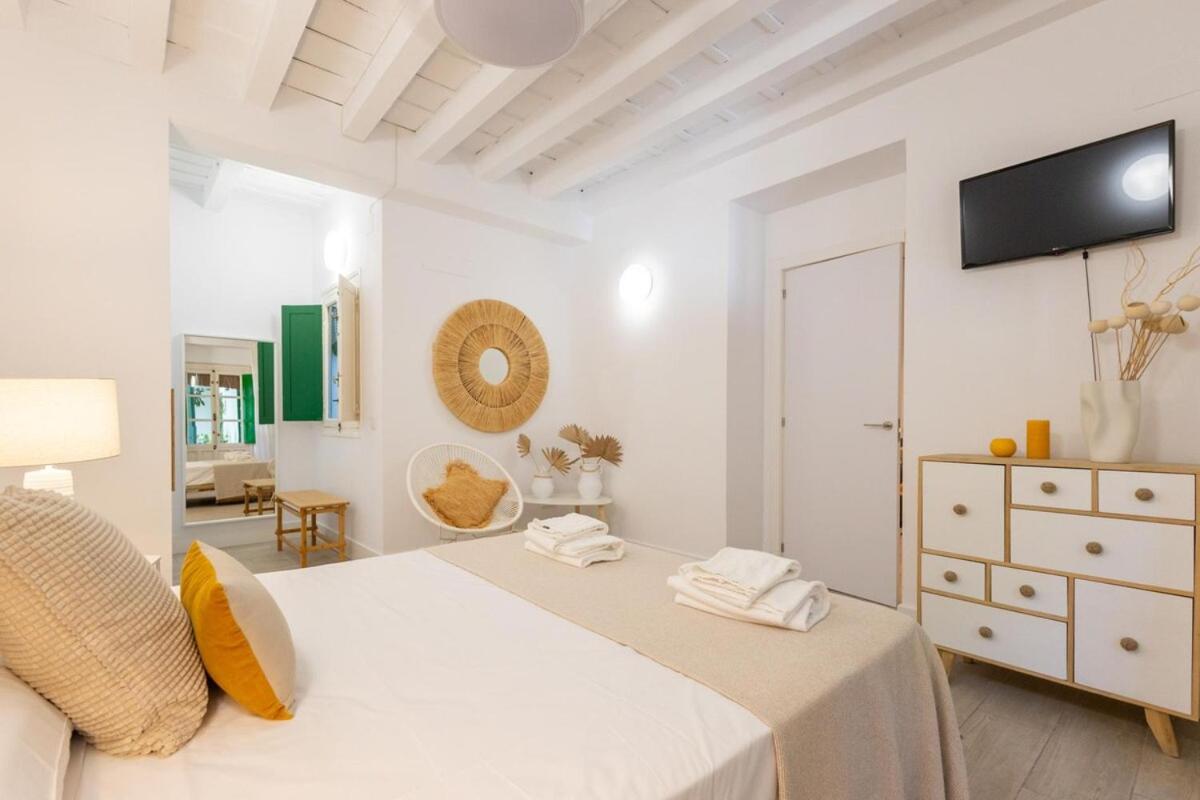 Alcazares Deluxe Suite by Valcambre