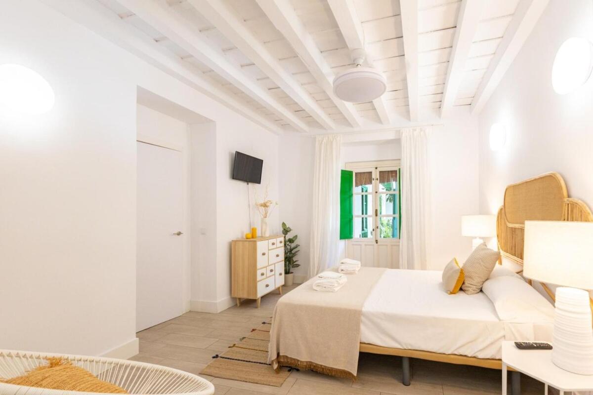 Alcazares Deluxe Suite by Valcambre
