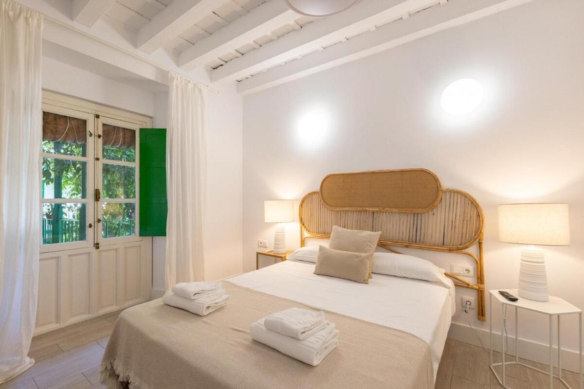 Alcazares Deluxe Suite by Valcambre