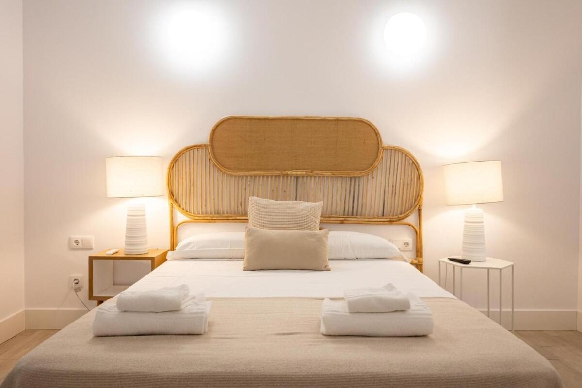 Alcazares Deluxe Suite by Valcambre