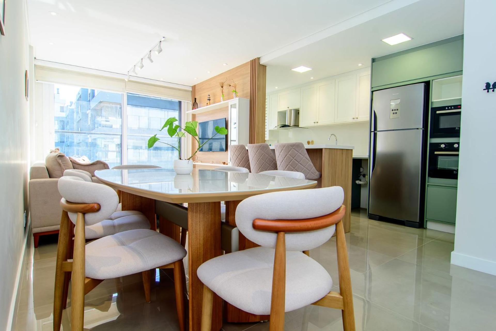 Apto moderno em Jurerê com piscina FR5722