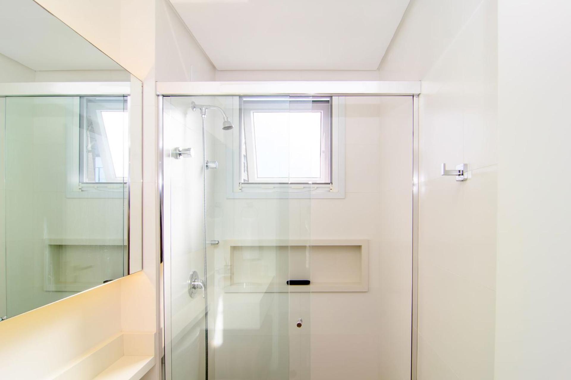 Apto moderno em Jurerê com piscina FR5722