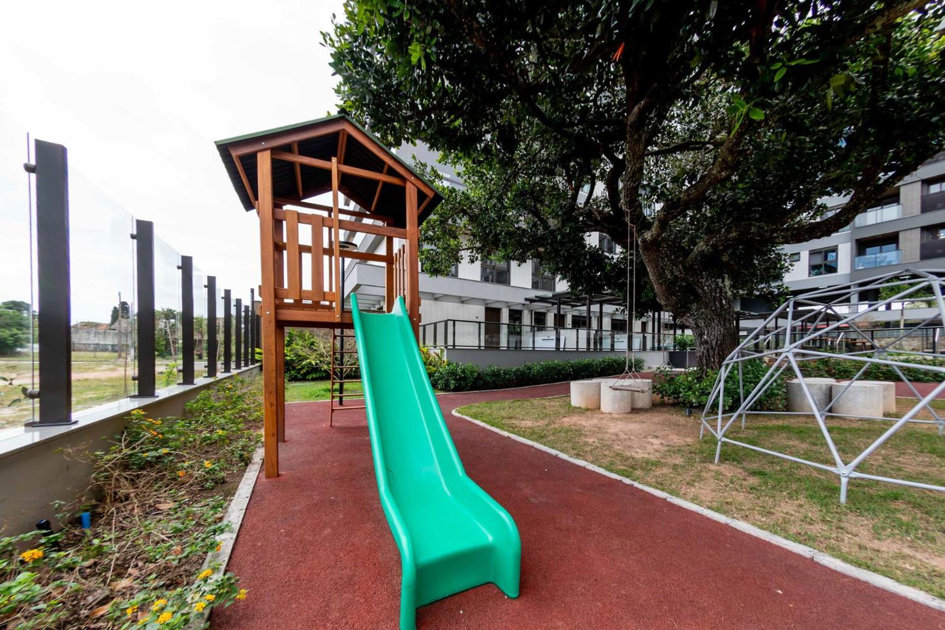 Apto moderno em Jurerê com piscina FR5722