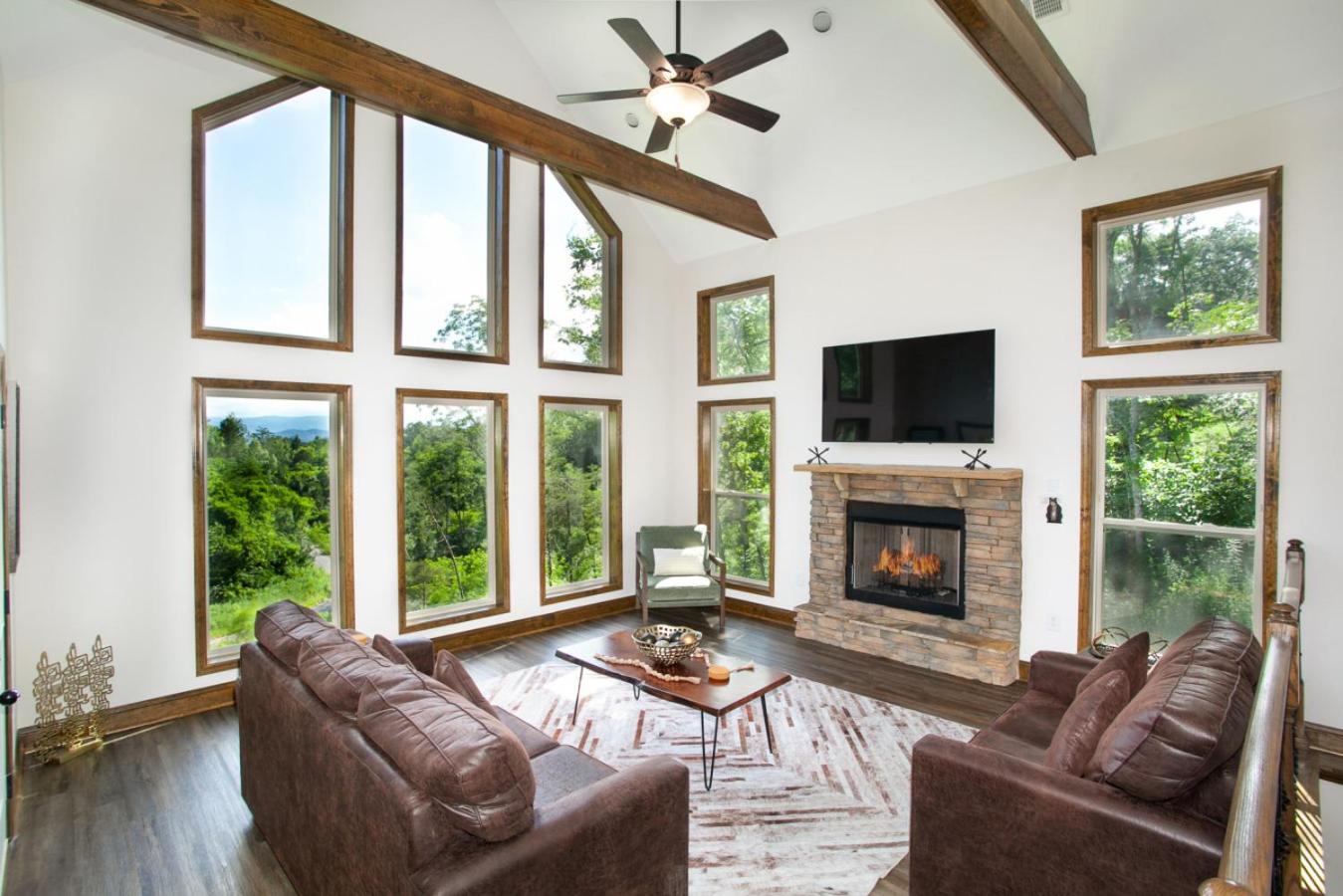 Smokeys Summit Epic View Hot Tub Fireplace