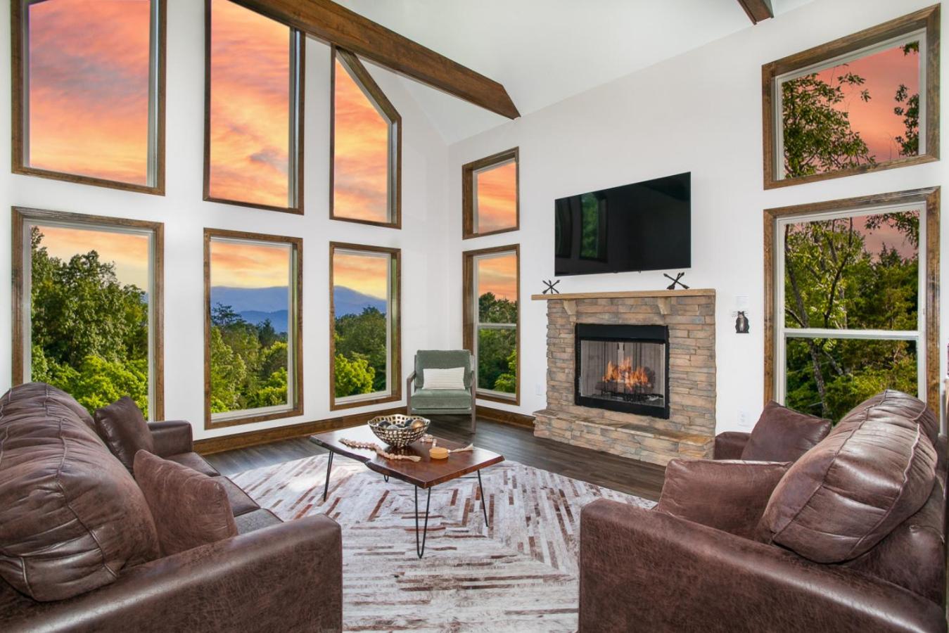 Smokeys Summit Epic View Hot Tub Fireplace
