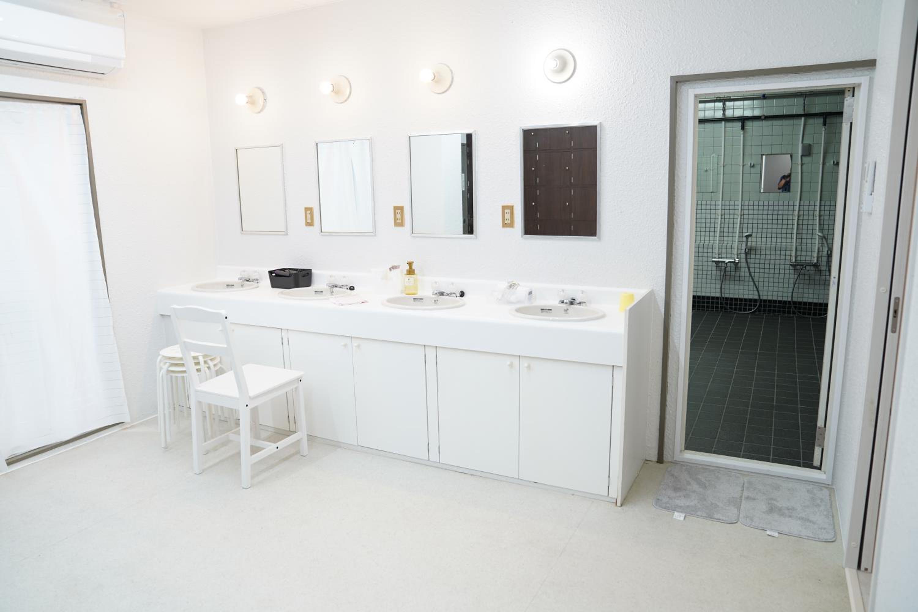 心斎橋難波関空直通Japanese Room Ambers Hostel