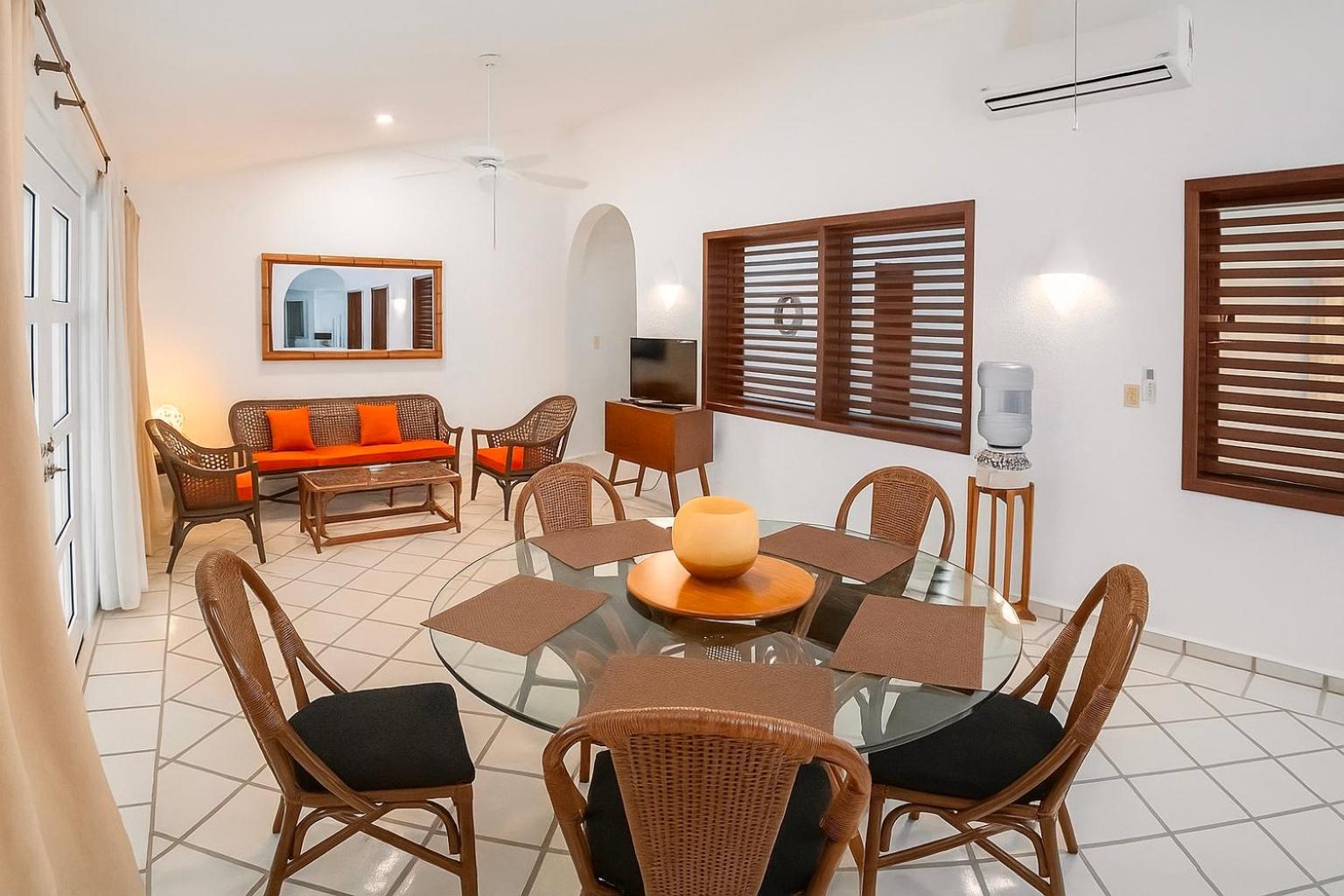 Amazing Complex Near 5th Avenue by Andiani Travel