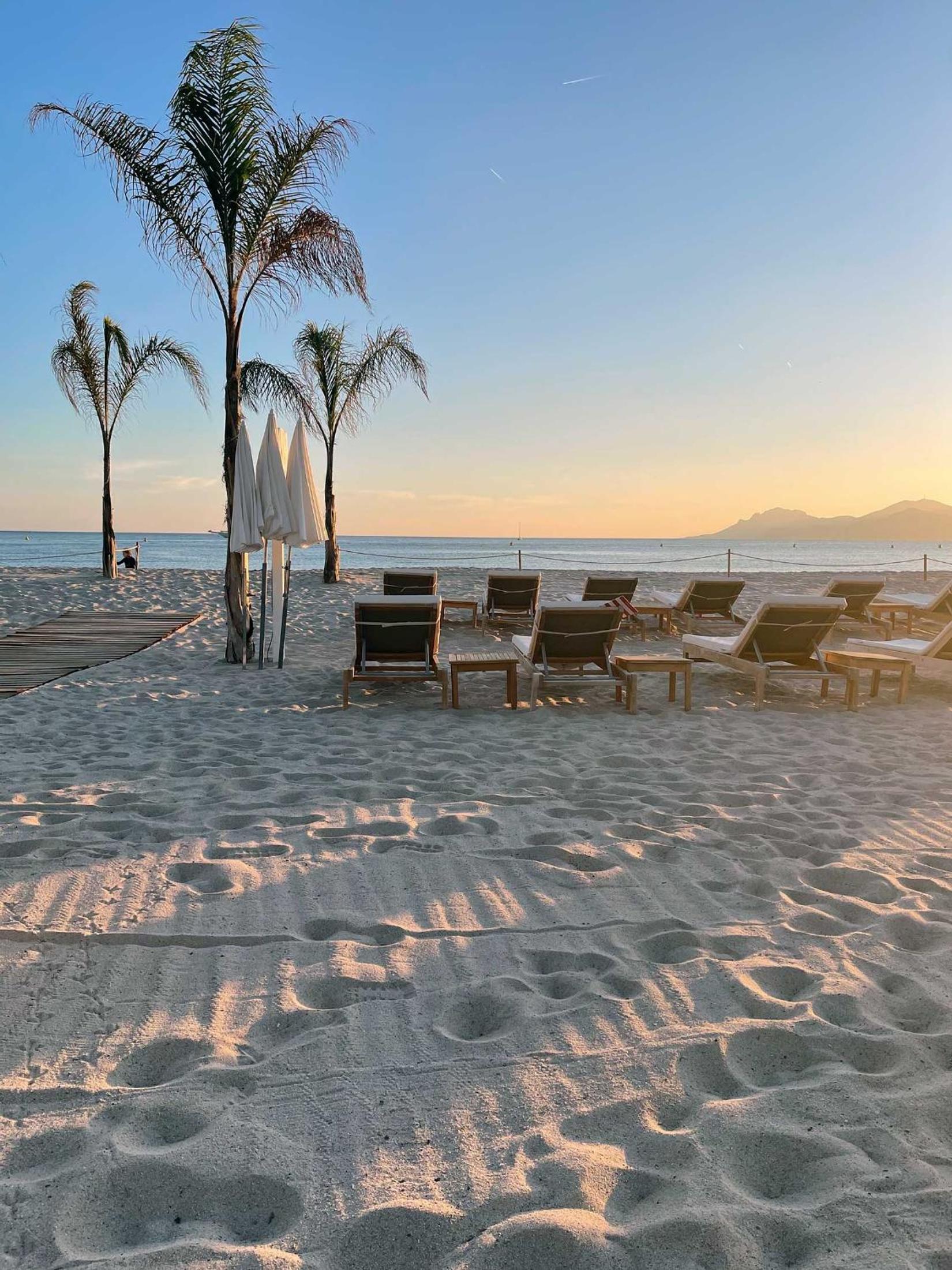 Fabulous Central 2BR - Prime Location, Walk to Croisette & Palais - By Totolulu Cannes Yellow Corner