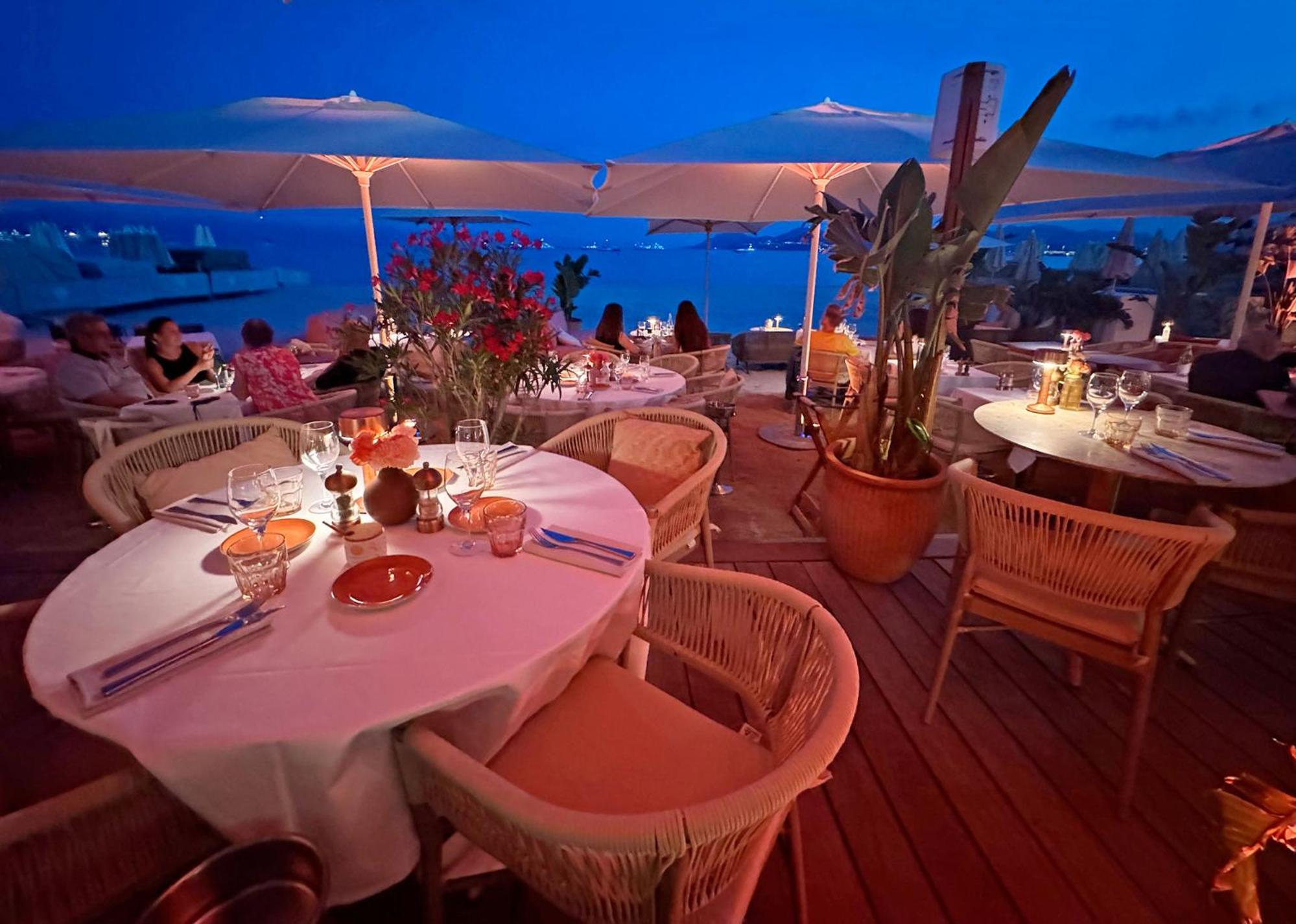 Fabulous Central 2BR - Prime Location, Walk to Croisette & Palais - By Totolulu Cannes Yellow Corner