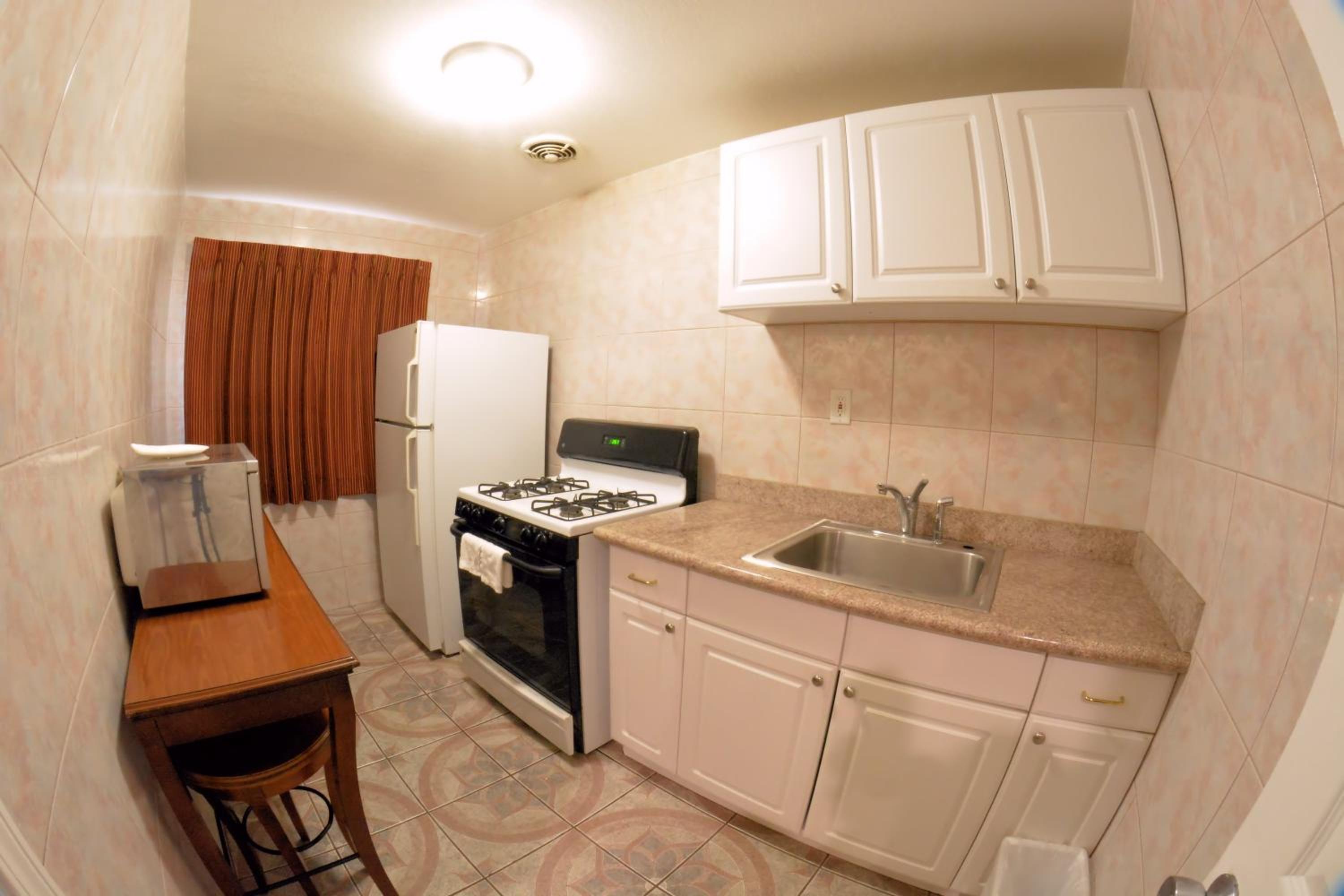 Oxnard Vacations - The Palace Inn - Property Image 42