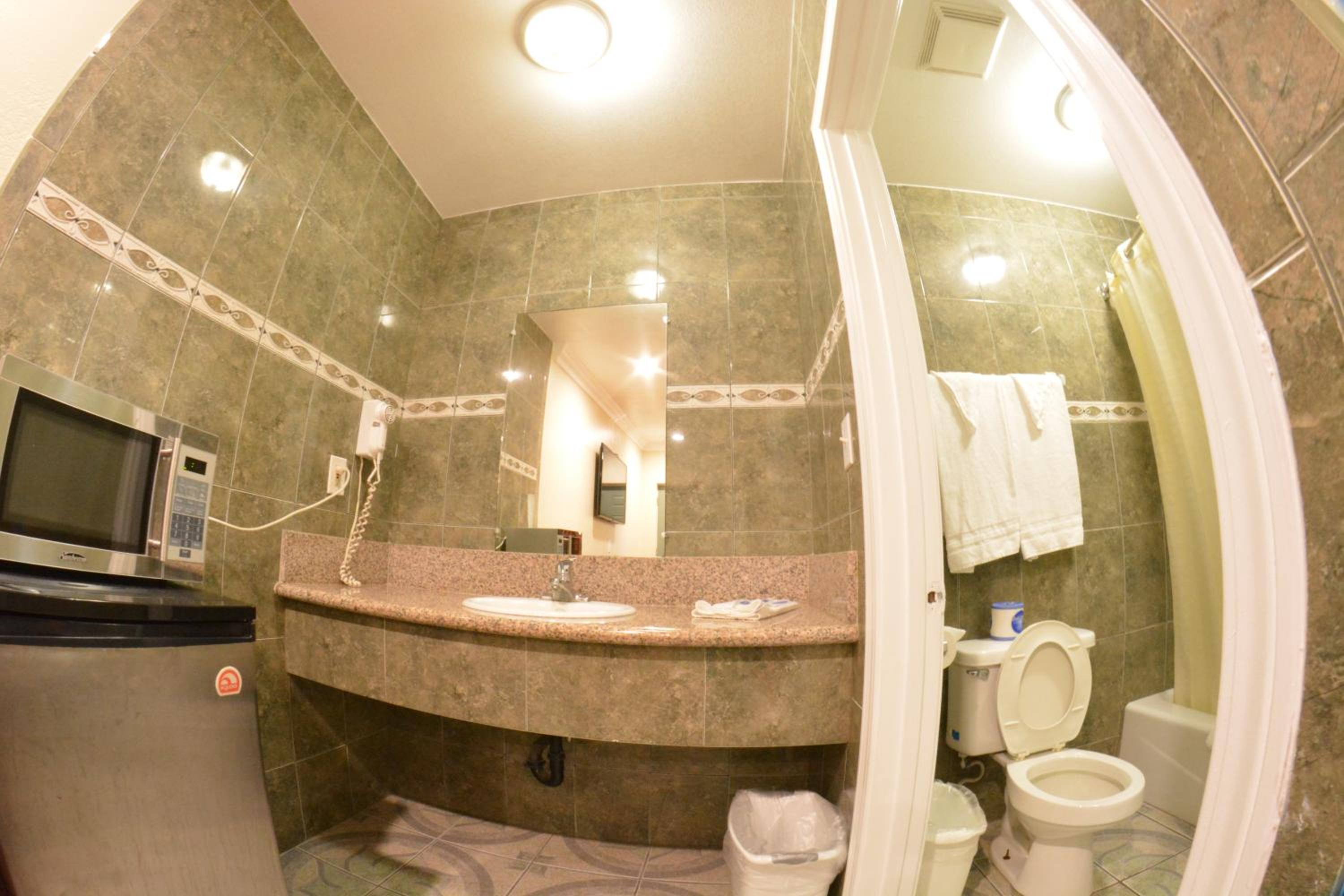 Oxnard Vacations - The Palace Inn - Property Image 13