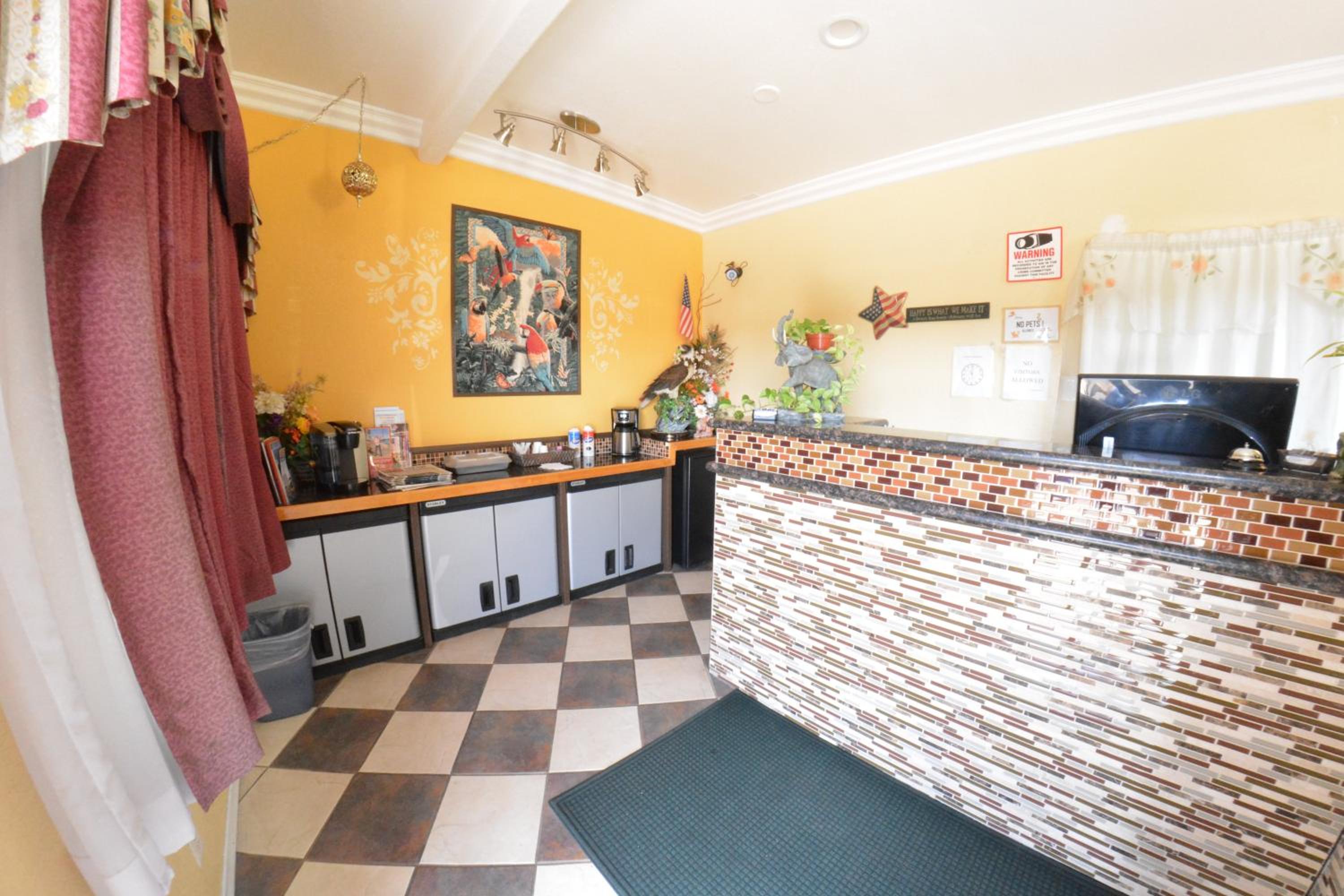 Oxnard Vacations - The Palace Inn - Property Image 12