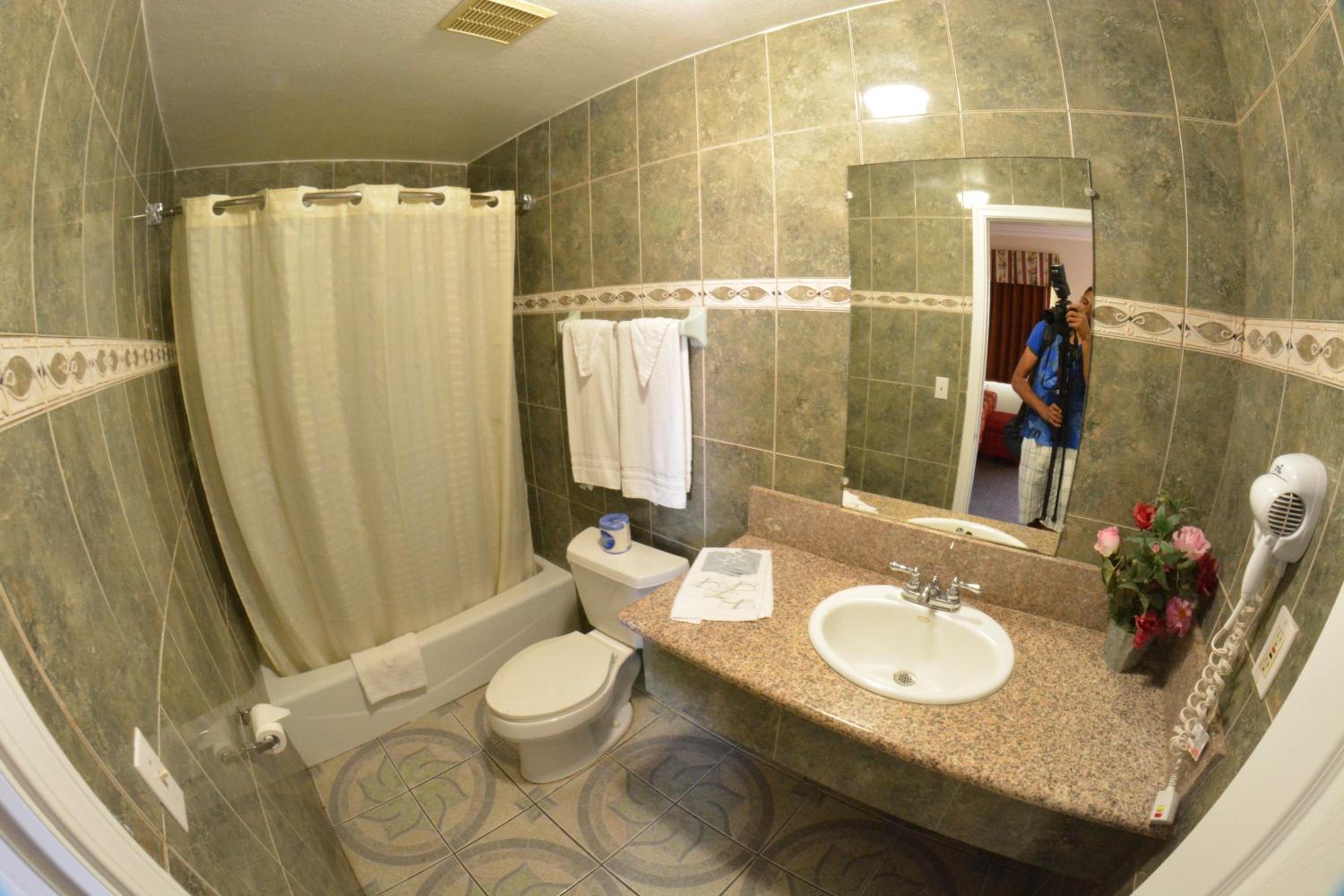 Oxnard Vacations - The Palace Inn - Property Image 16