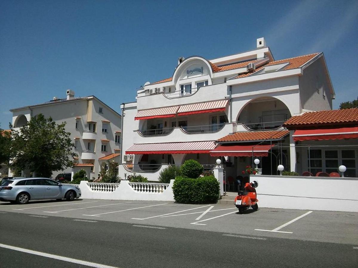 Hotel Garfild Guest house - Image 1