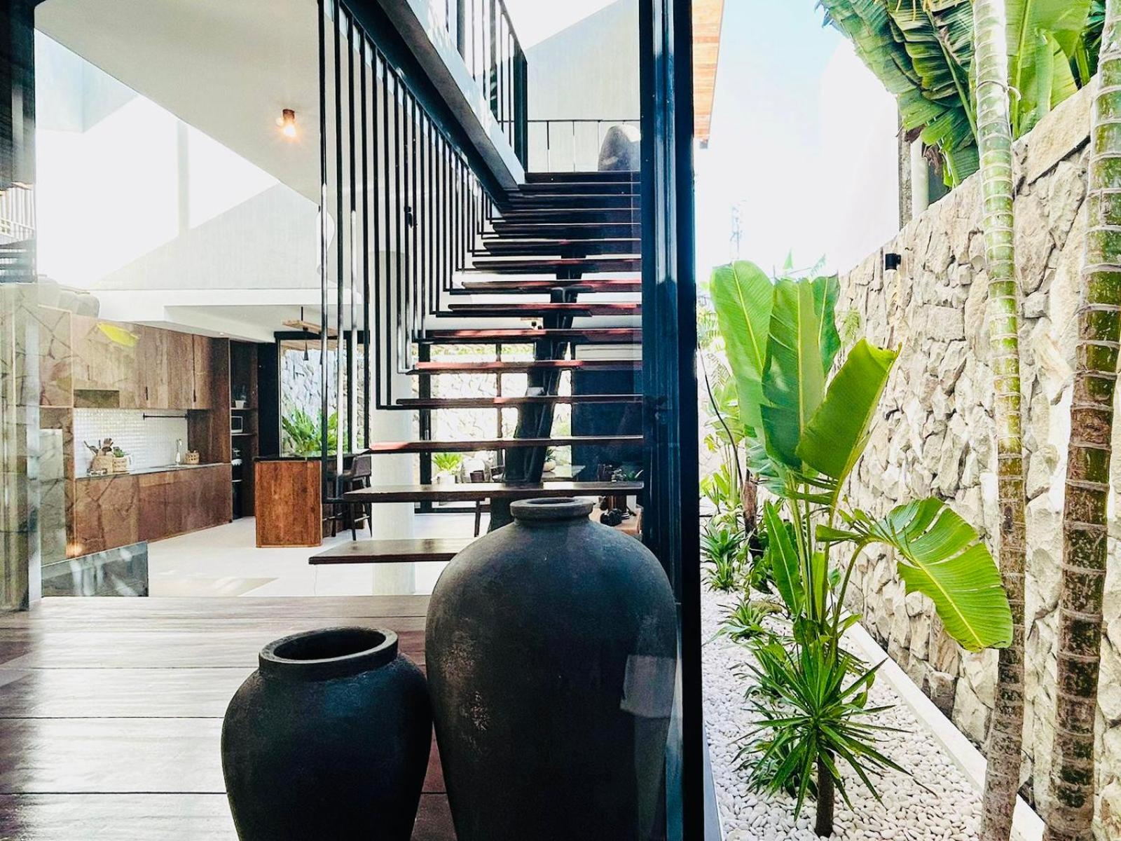 Villa KHAYU Seminyak Cozy 2BR Villa - Only 900 Meters to the Beach
