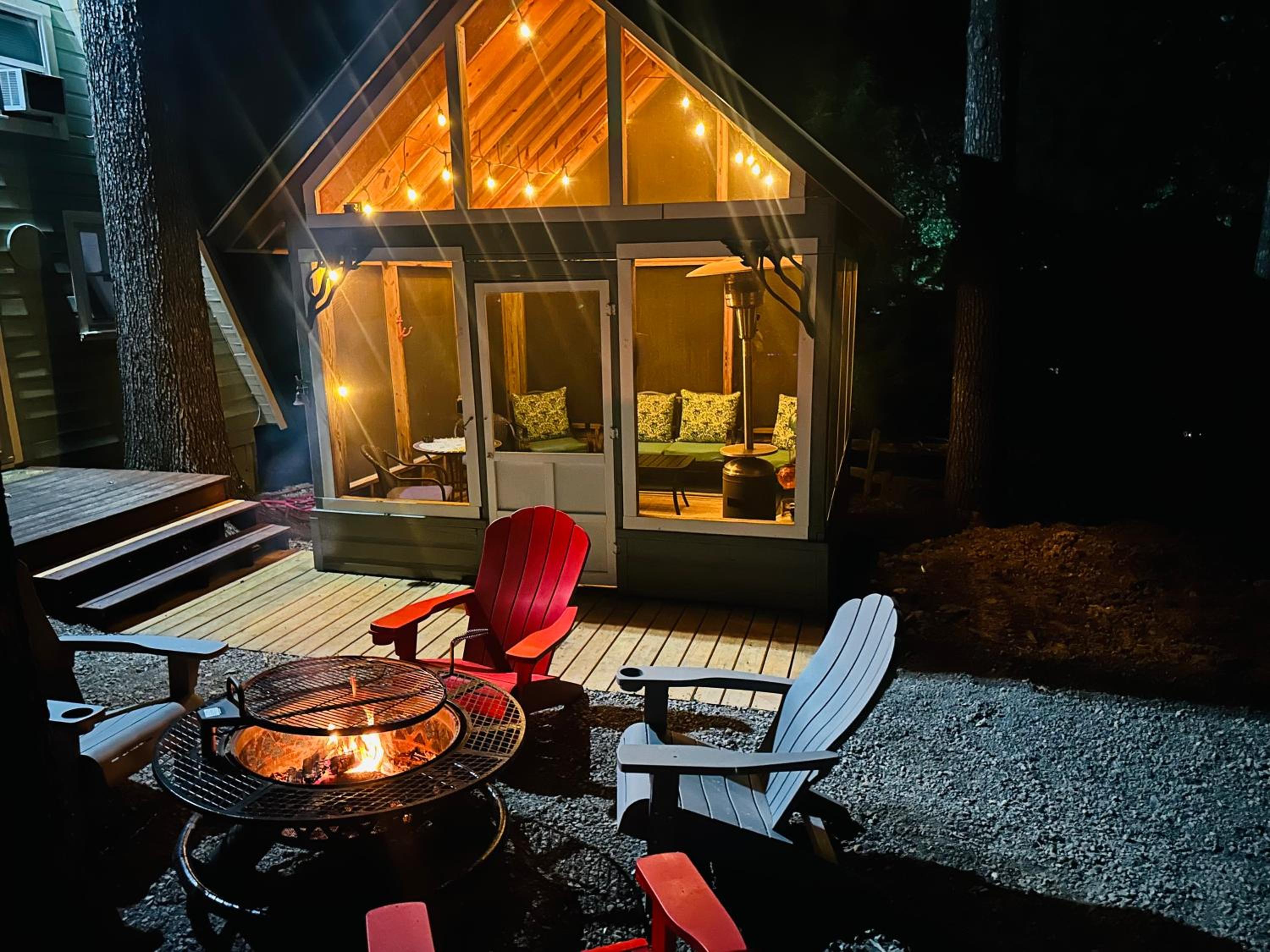 Kentucky Lake Family Cabin! Pet Friendly