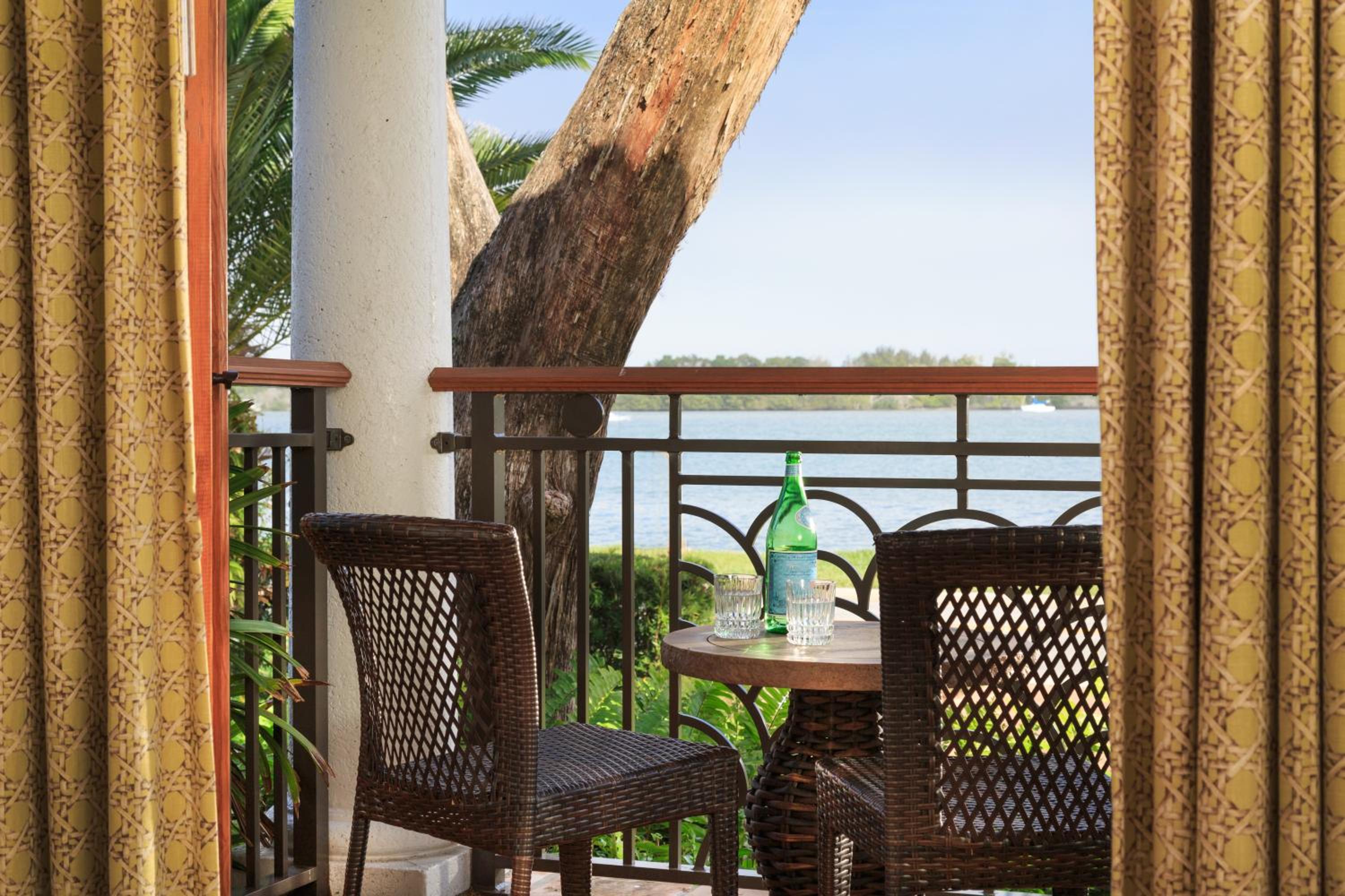 Black Dolphin Inn