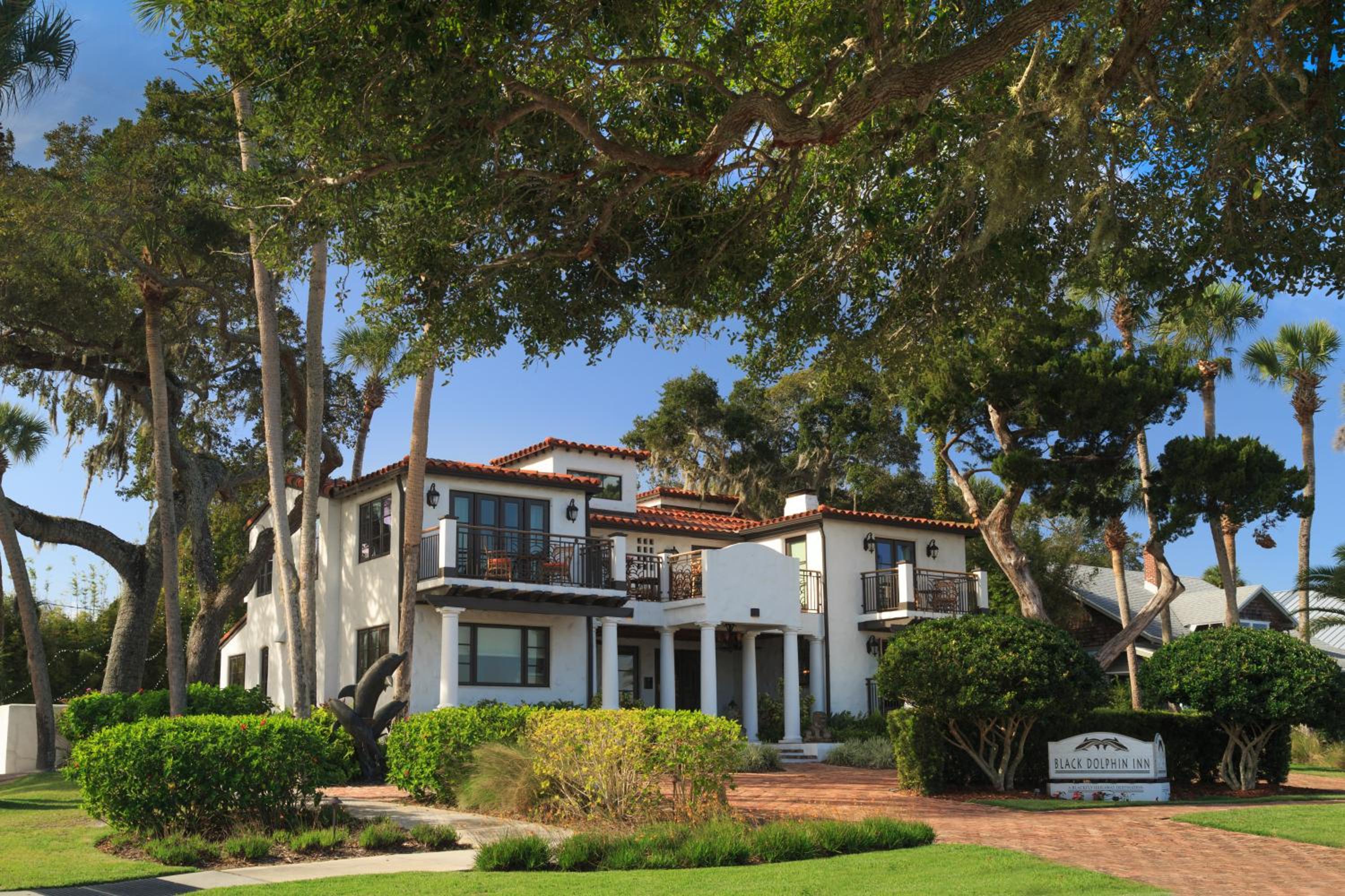 Black Dolphin Inn