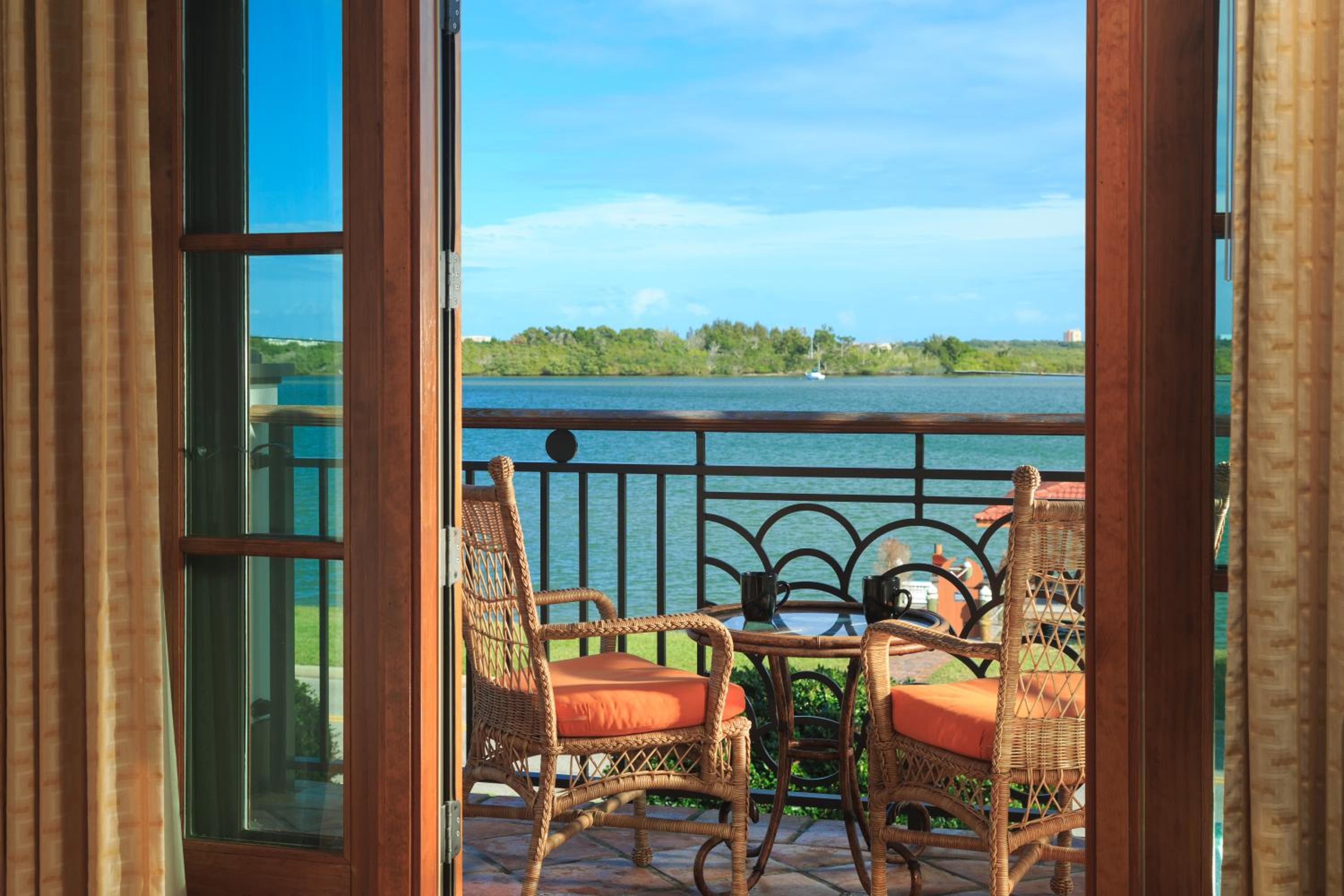 Black Dolphin Inn